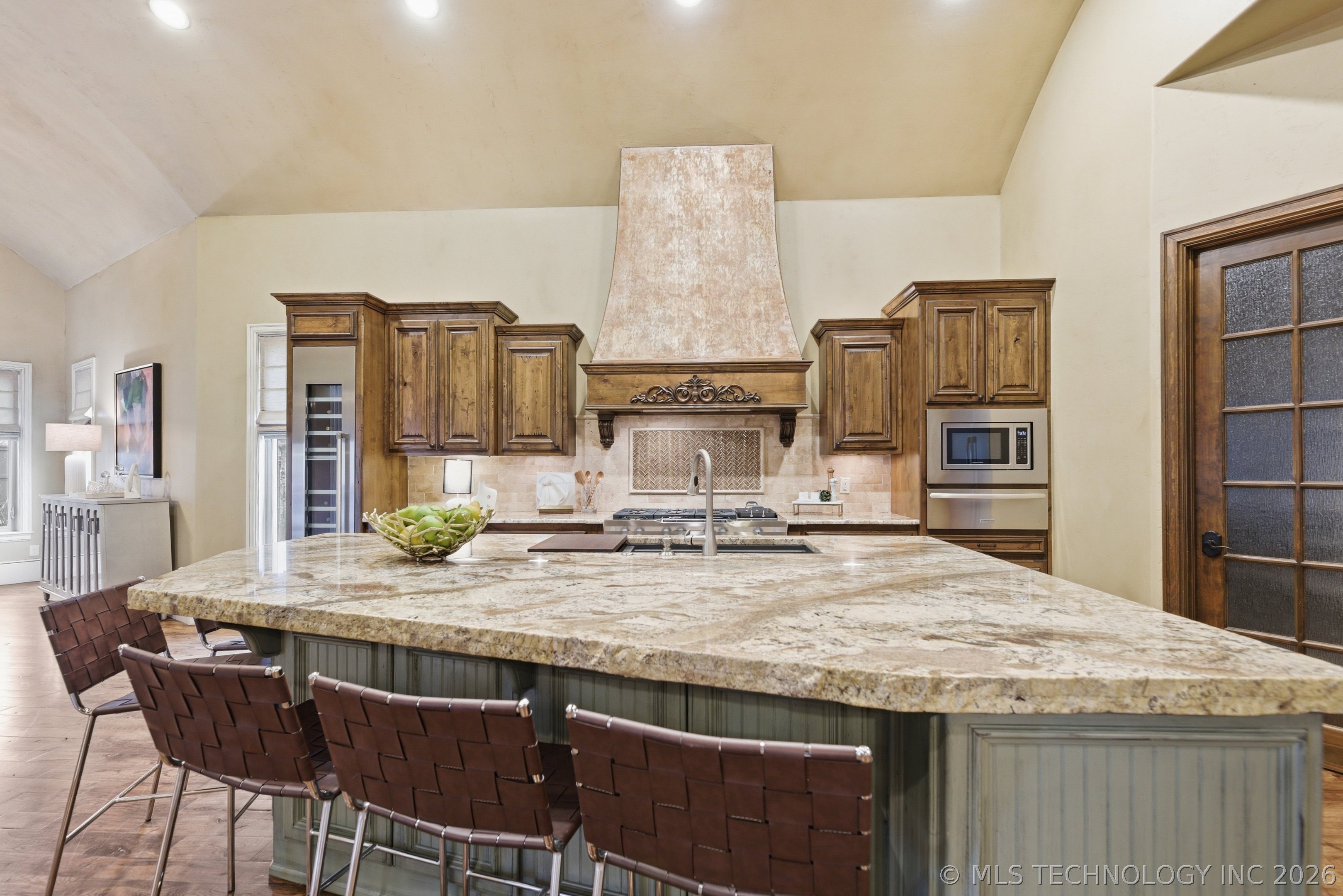 8010 S Guthrie Court Property Photo 7