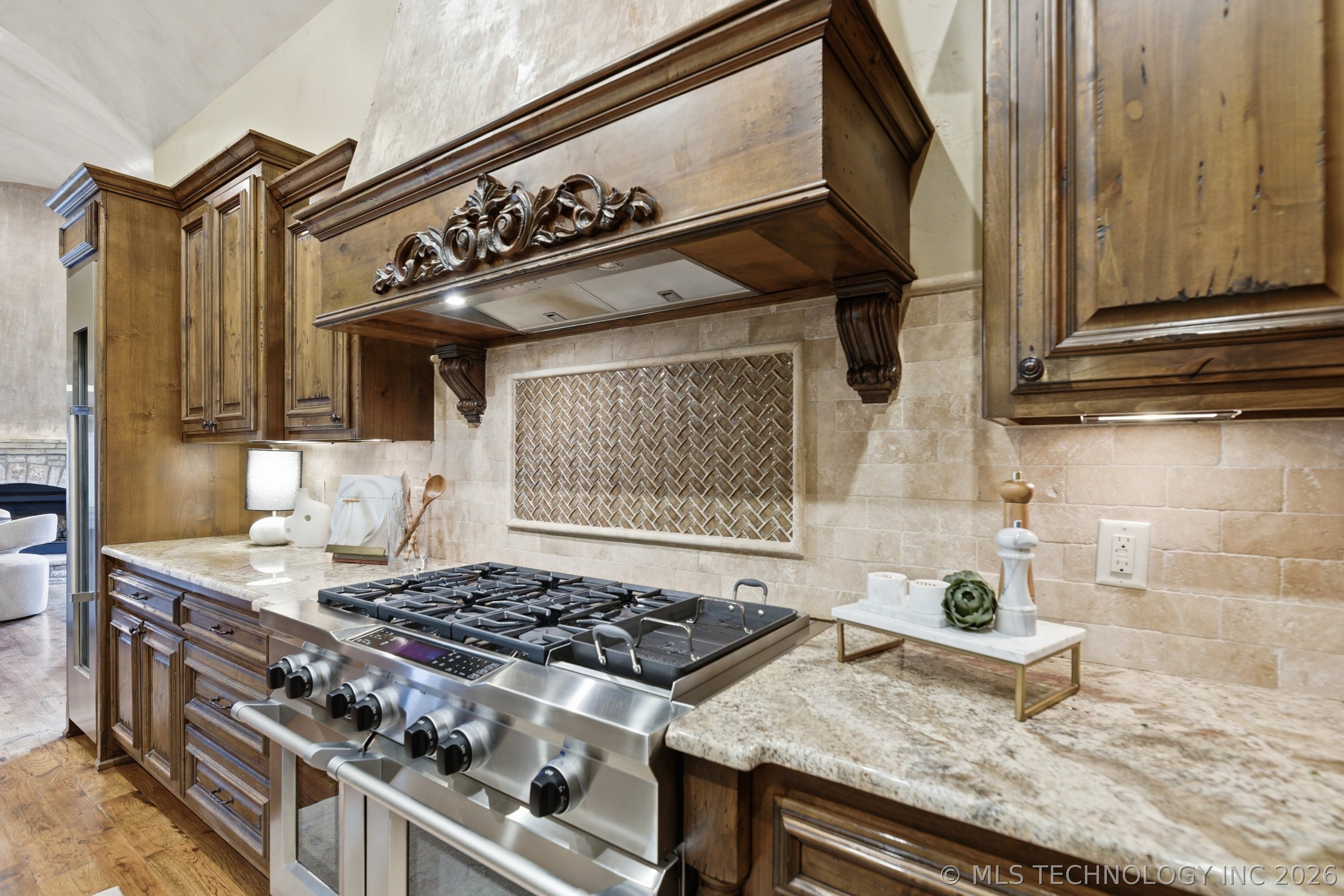 8010 S Guthrie Court Property Photo 11