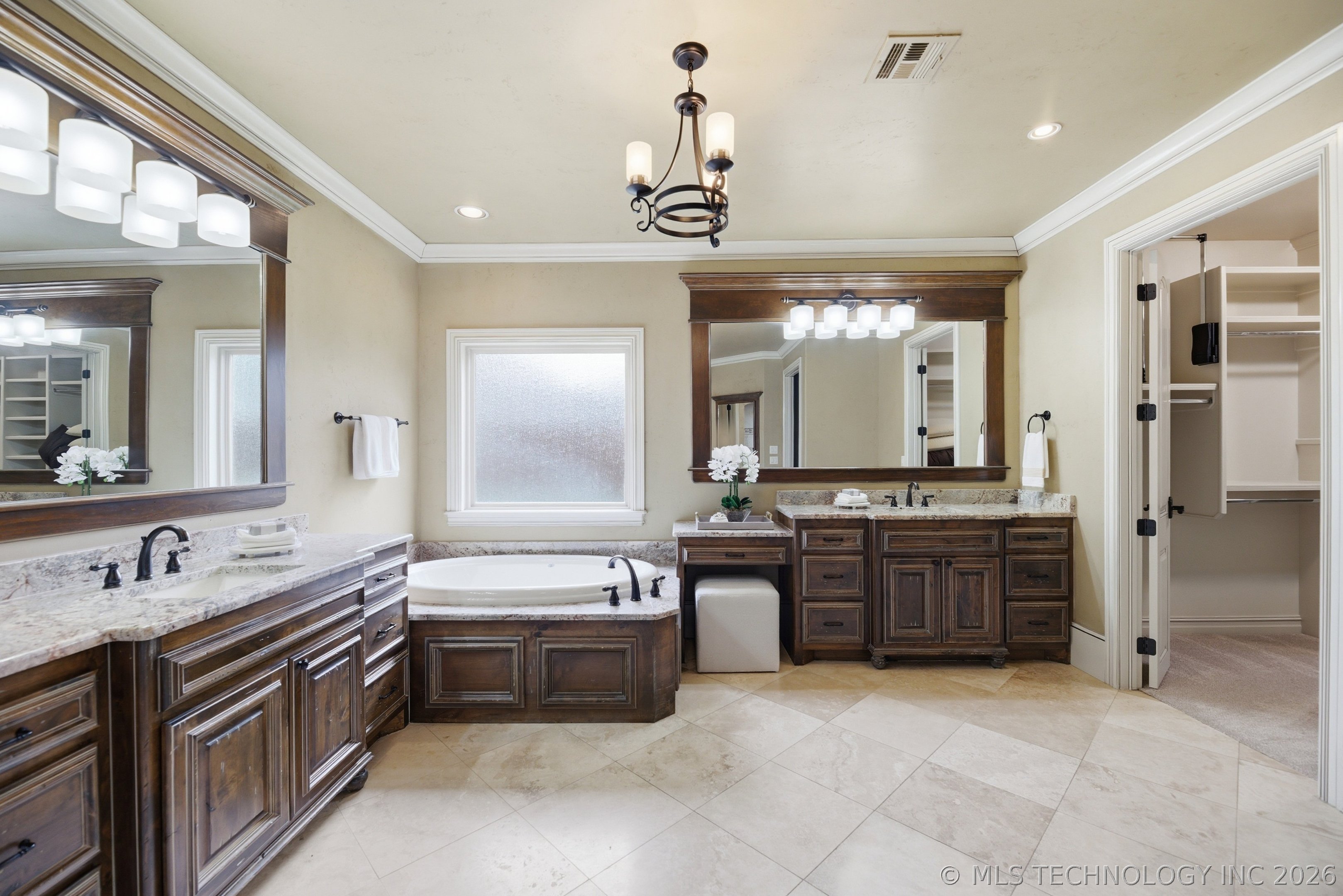 8010 S Guthrie Court Property Photo 27