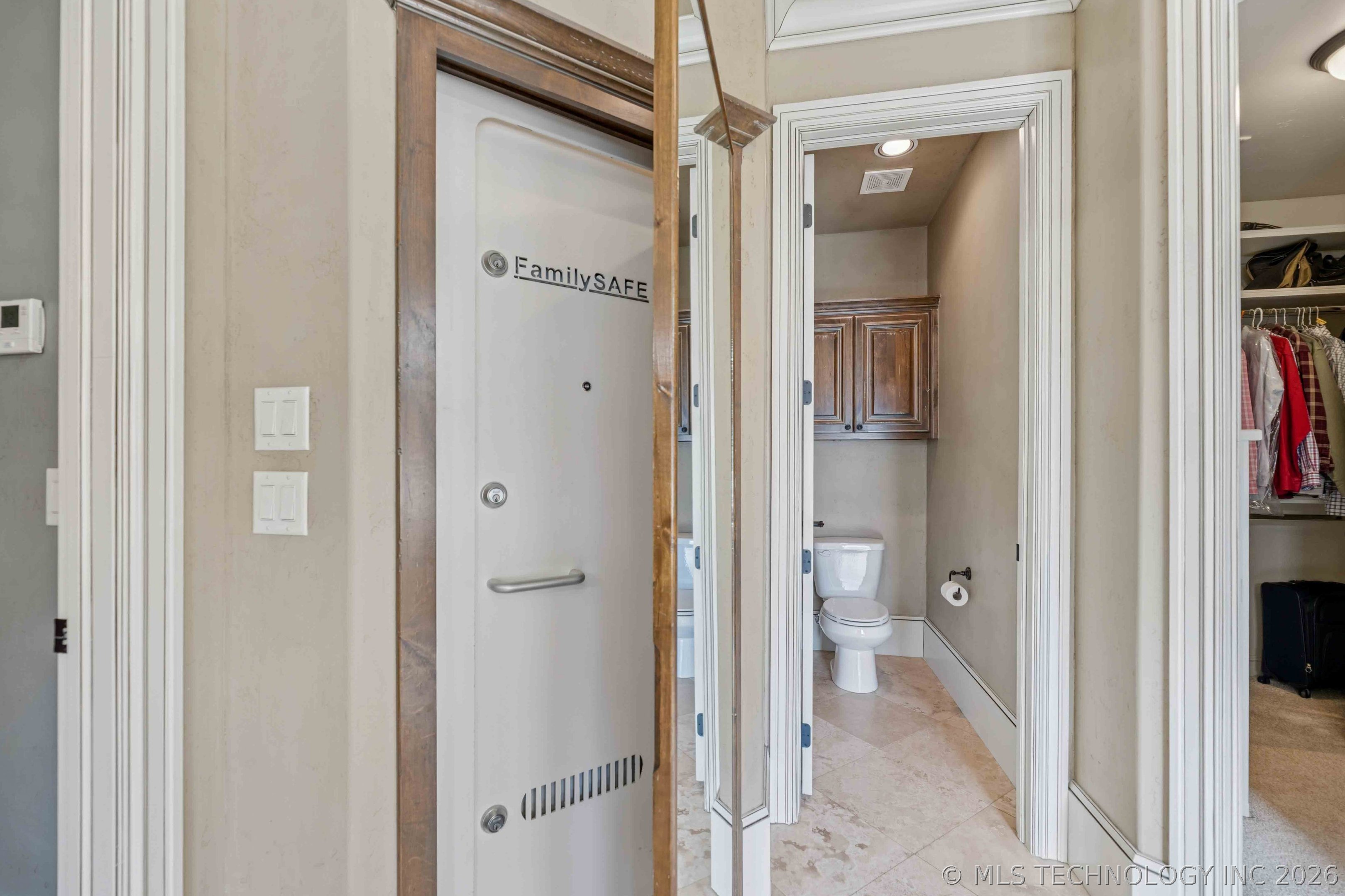 8010 S Guthrie Court Property Photo 32