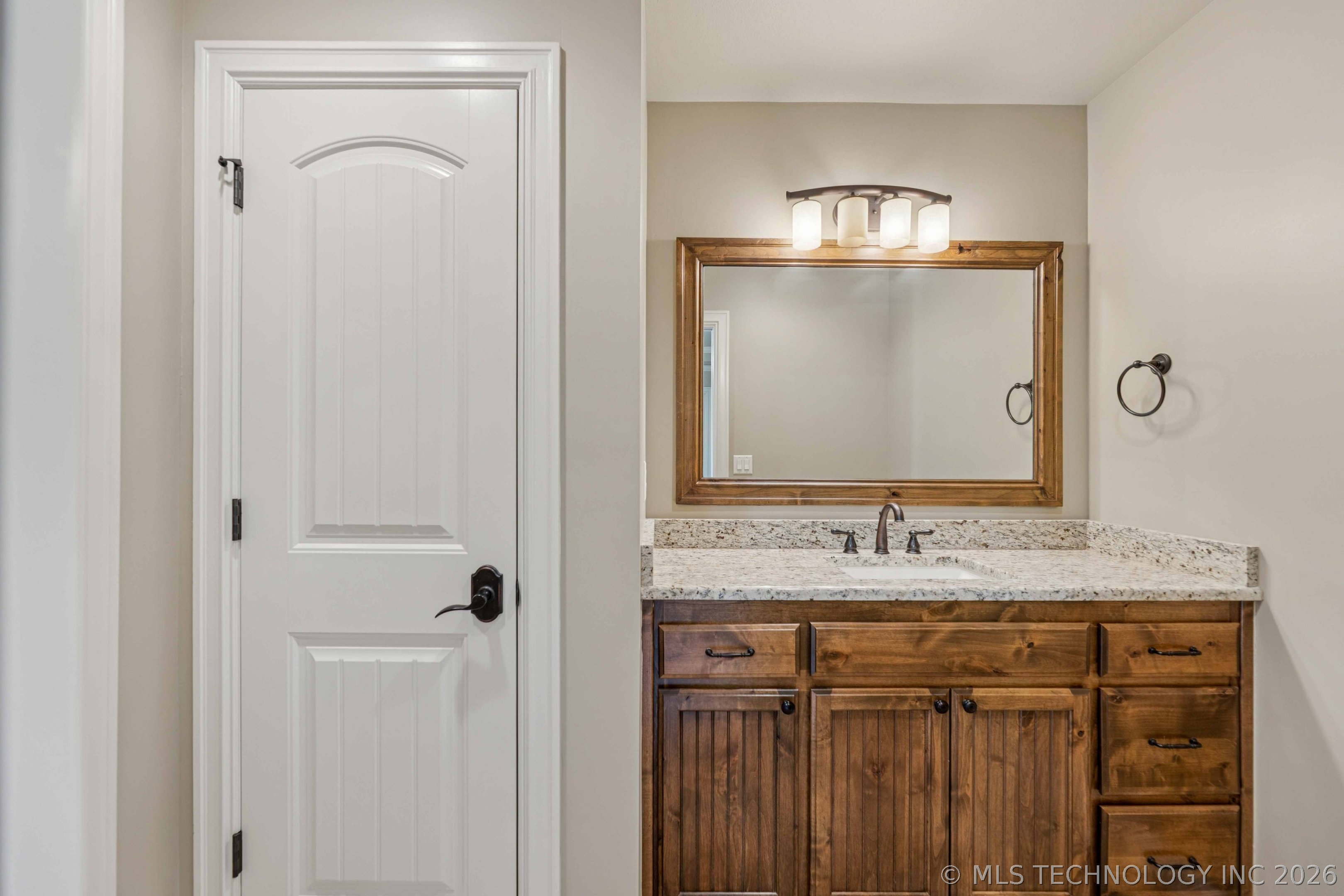 8010 S Guthrie Court Property Photo 44