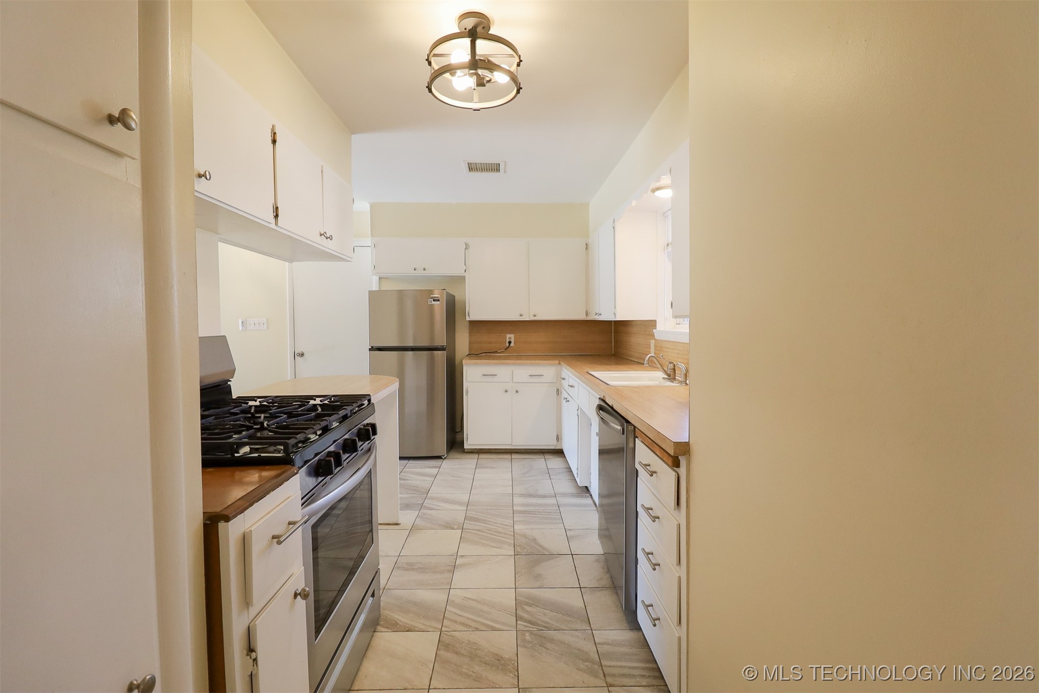 7470 E 29th Street Property Photo 6