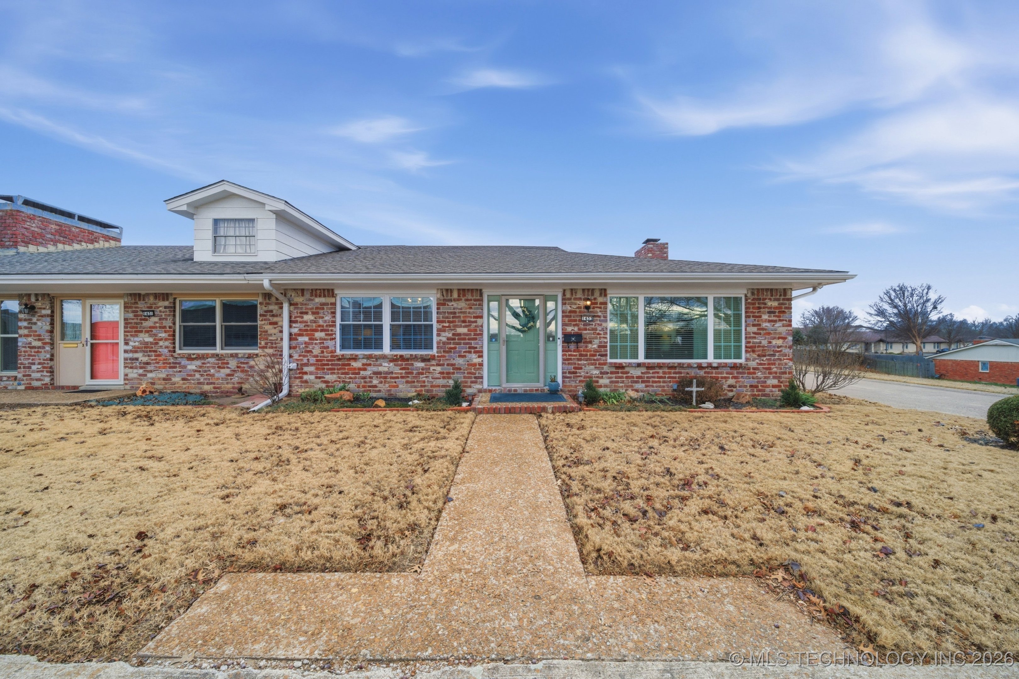 1433 Swan Drive Property Photo 1