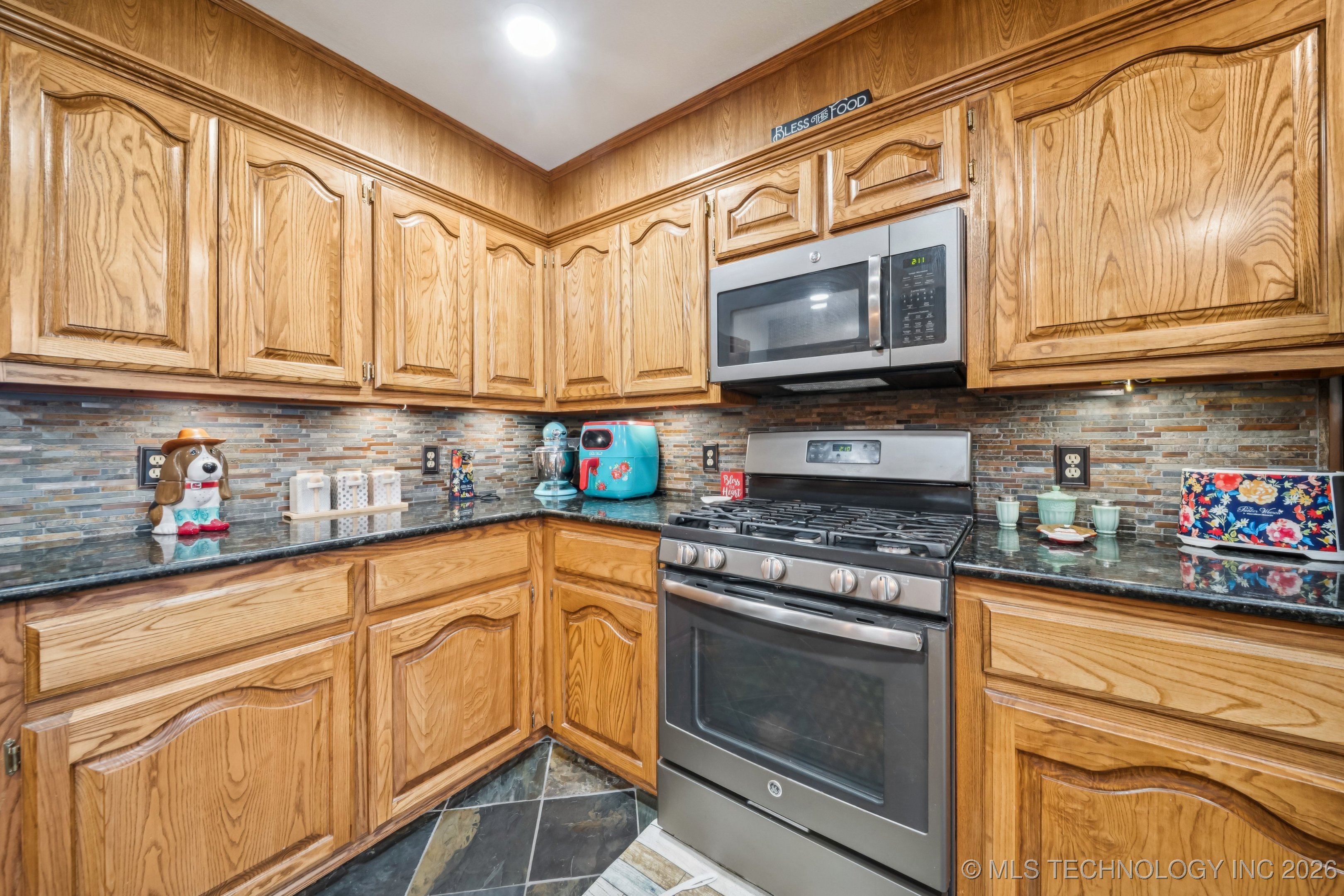 2207 Fieldstone Court Property Photo 13