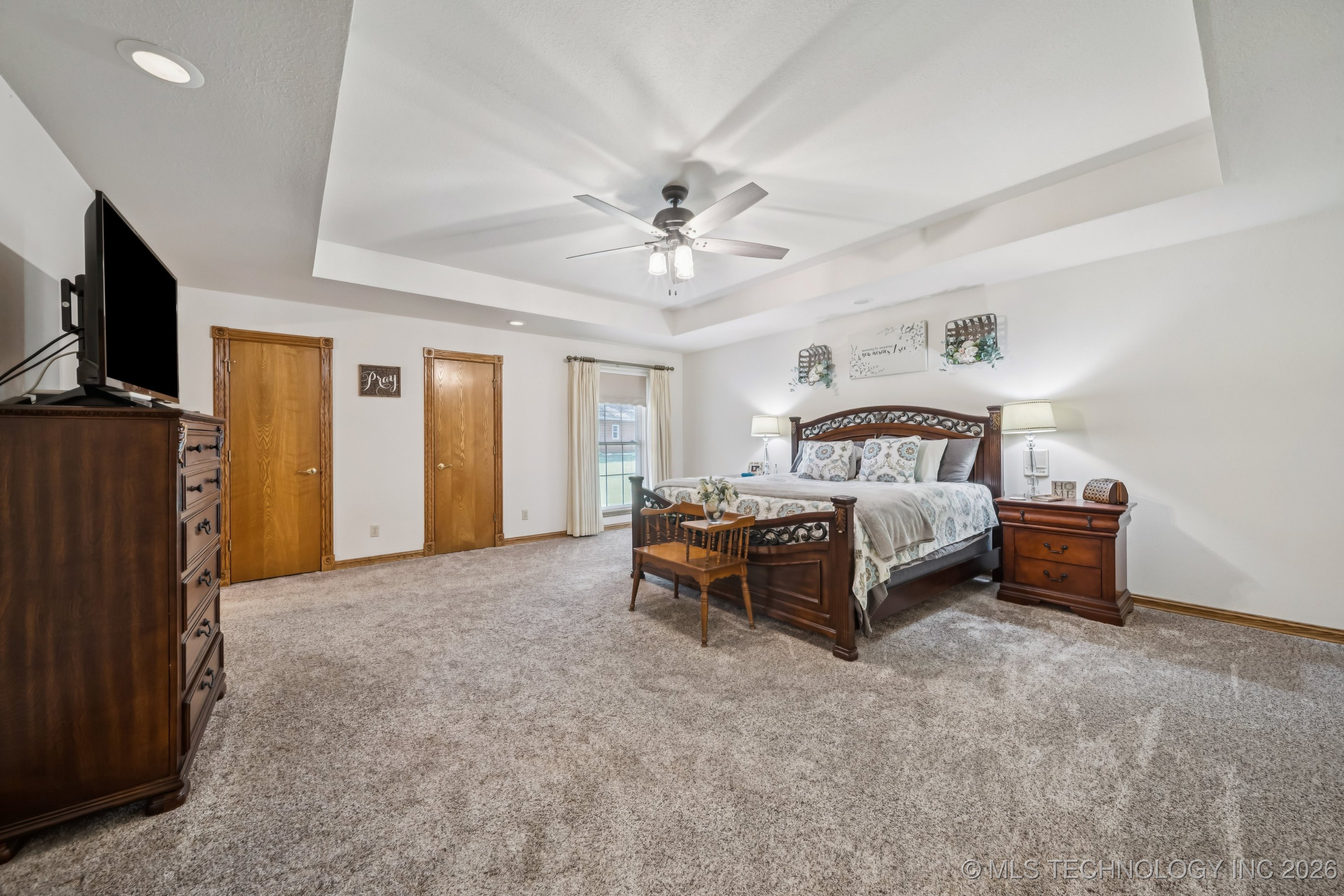 2207 Fieldstone Court Property Photo 17