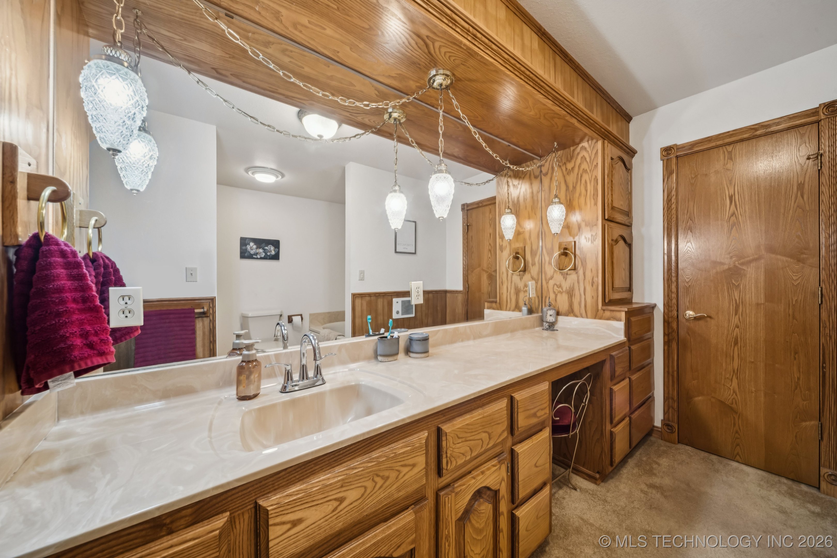 2207 Fieldstone Court Property Photo 19