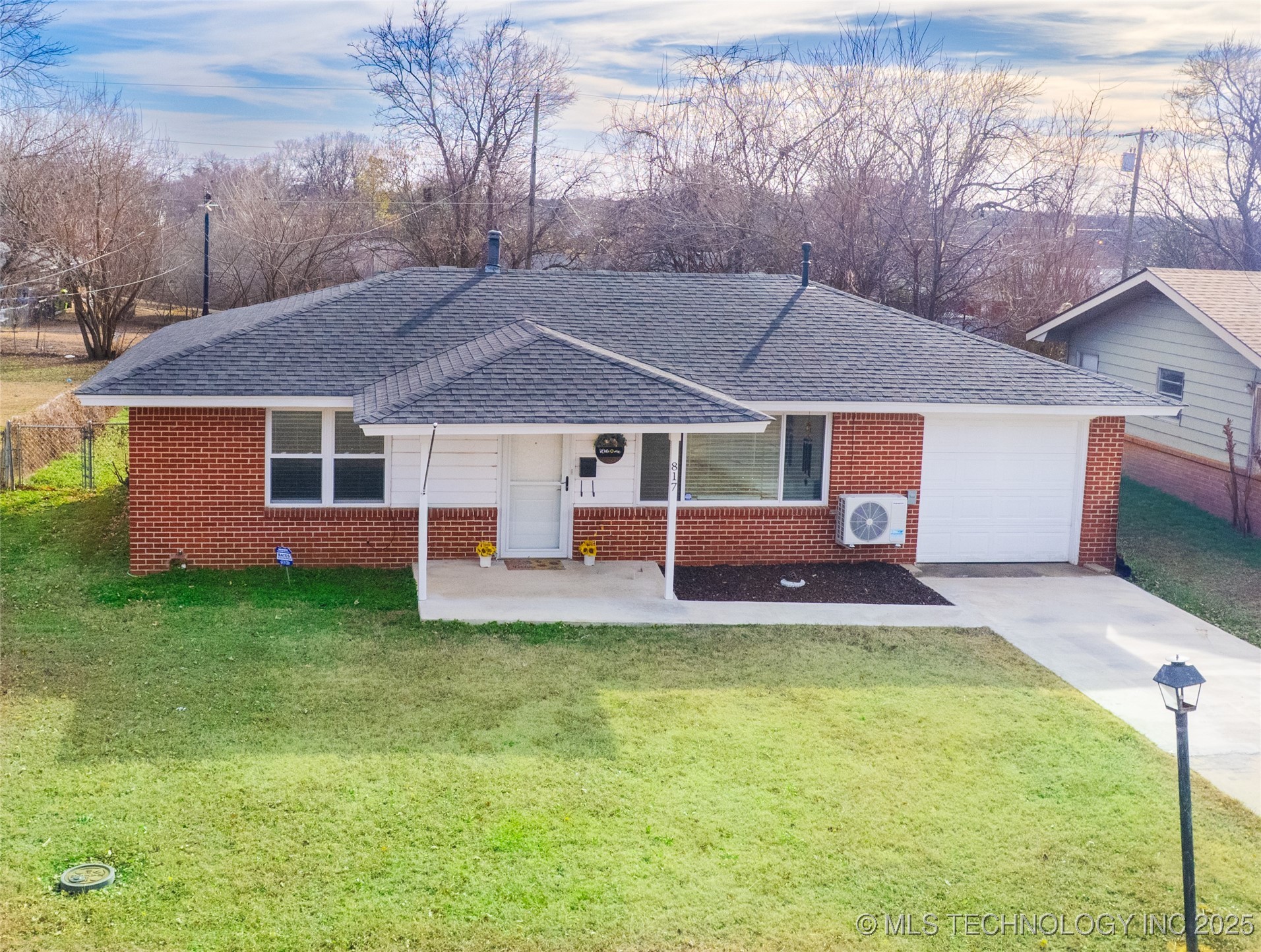 817 Charles Property Photo 2