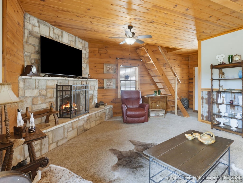 1676 W Folsom Property Photo 14