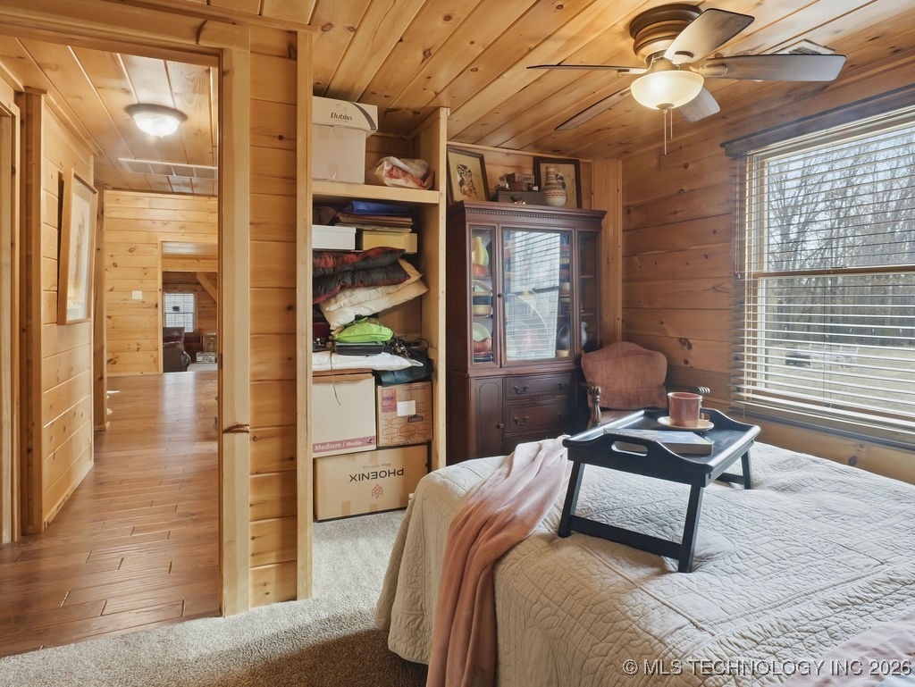 1676 W Folsom Property Photo 16