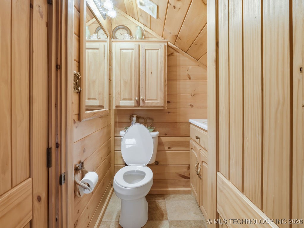 1676 W Folsom Property Photo 21