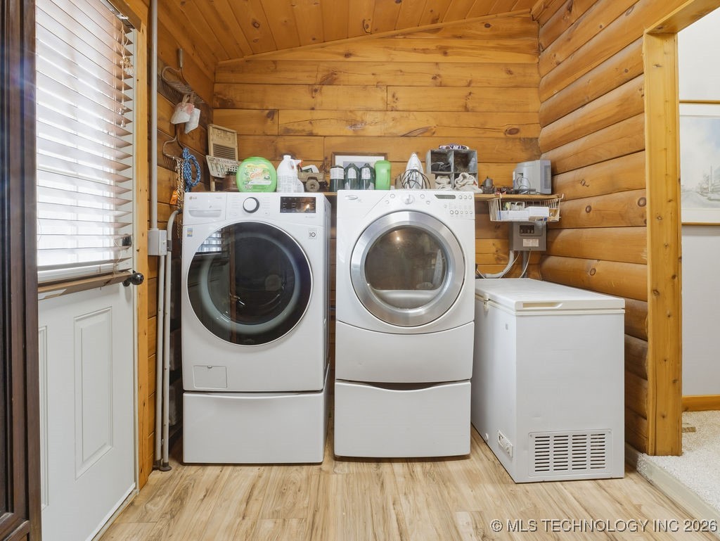 1676 W Folsom Property Photo 25