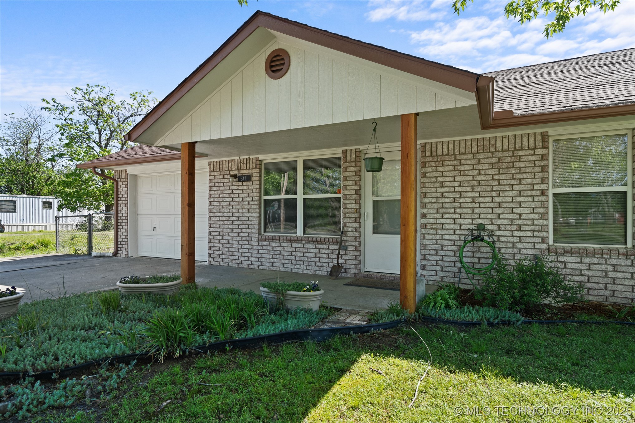 311 N 1st Street Property Photo 4