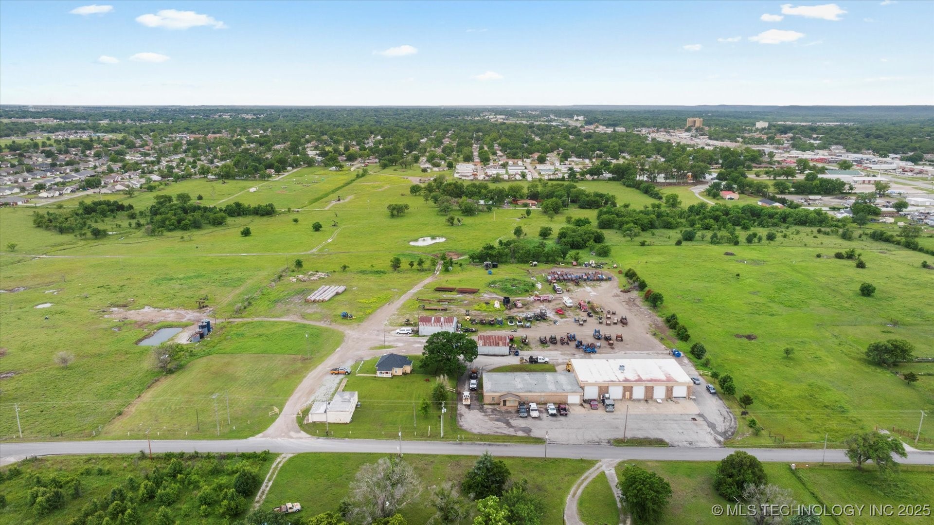 4115 Ne Minnesota Street Property Photo 4