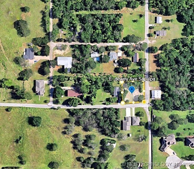 E Dewey Avenue Property Photo 2