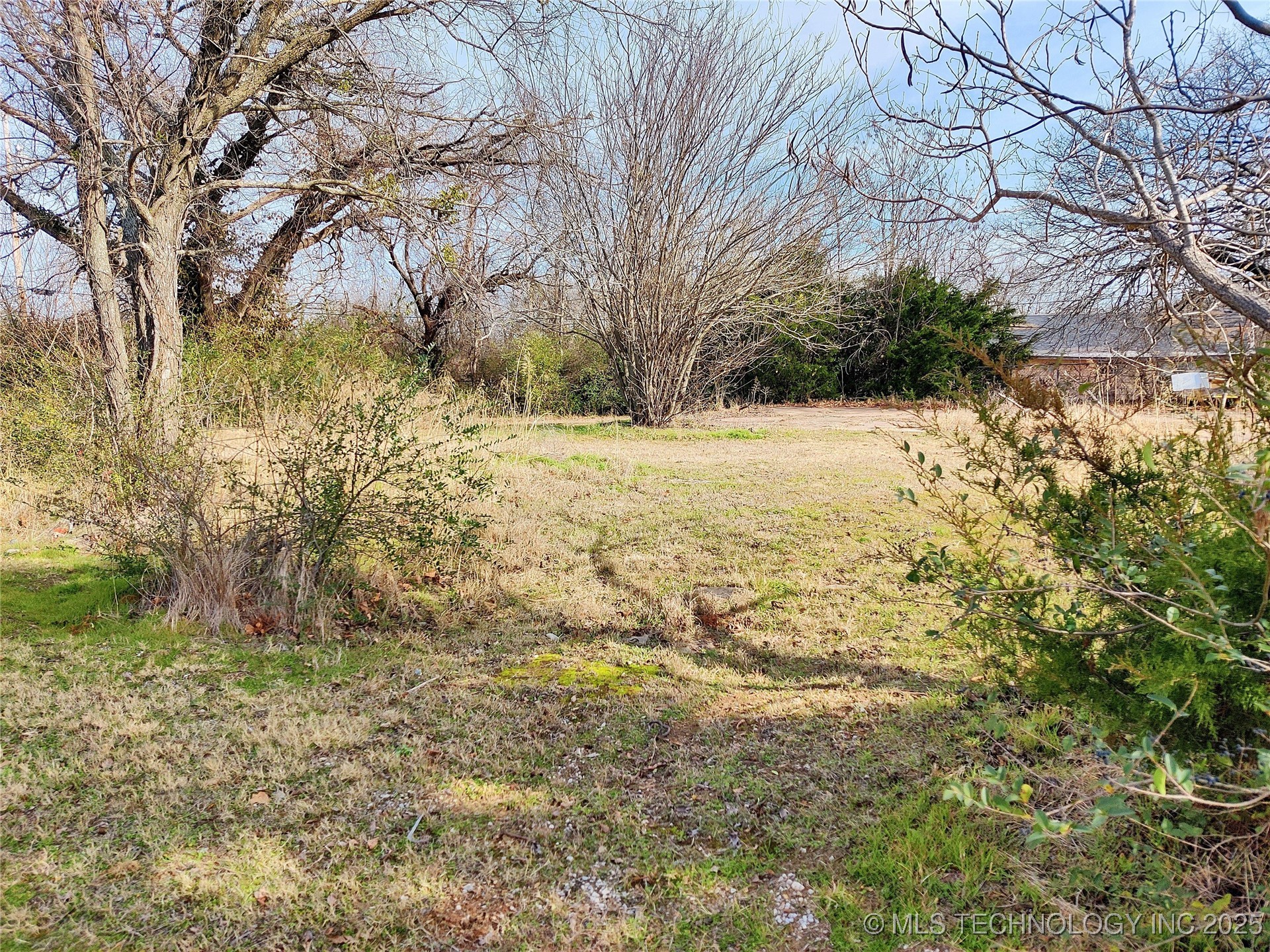 E Dewey Avenue Property Photo 7