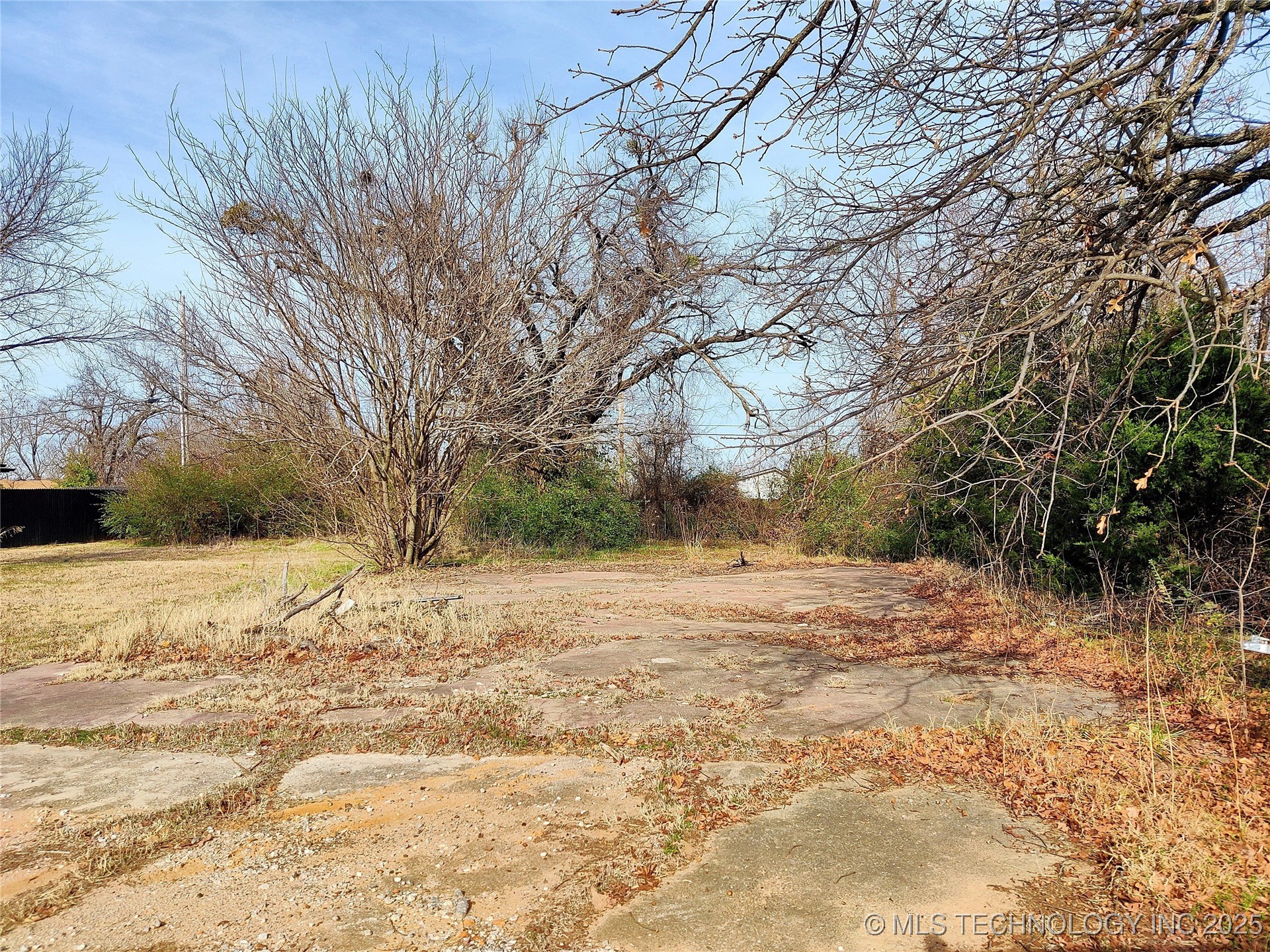 E Dewey Avenue Property Photo 9