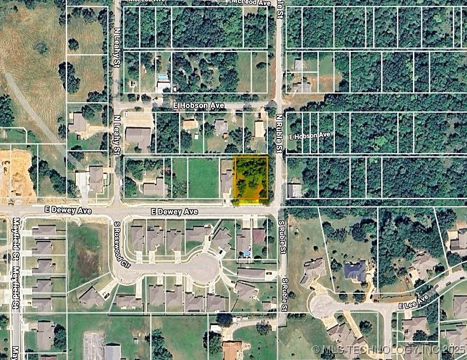 E Dewey Avenue Property Photo 10