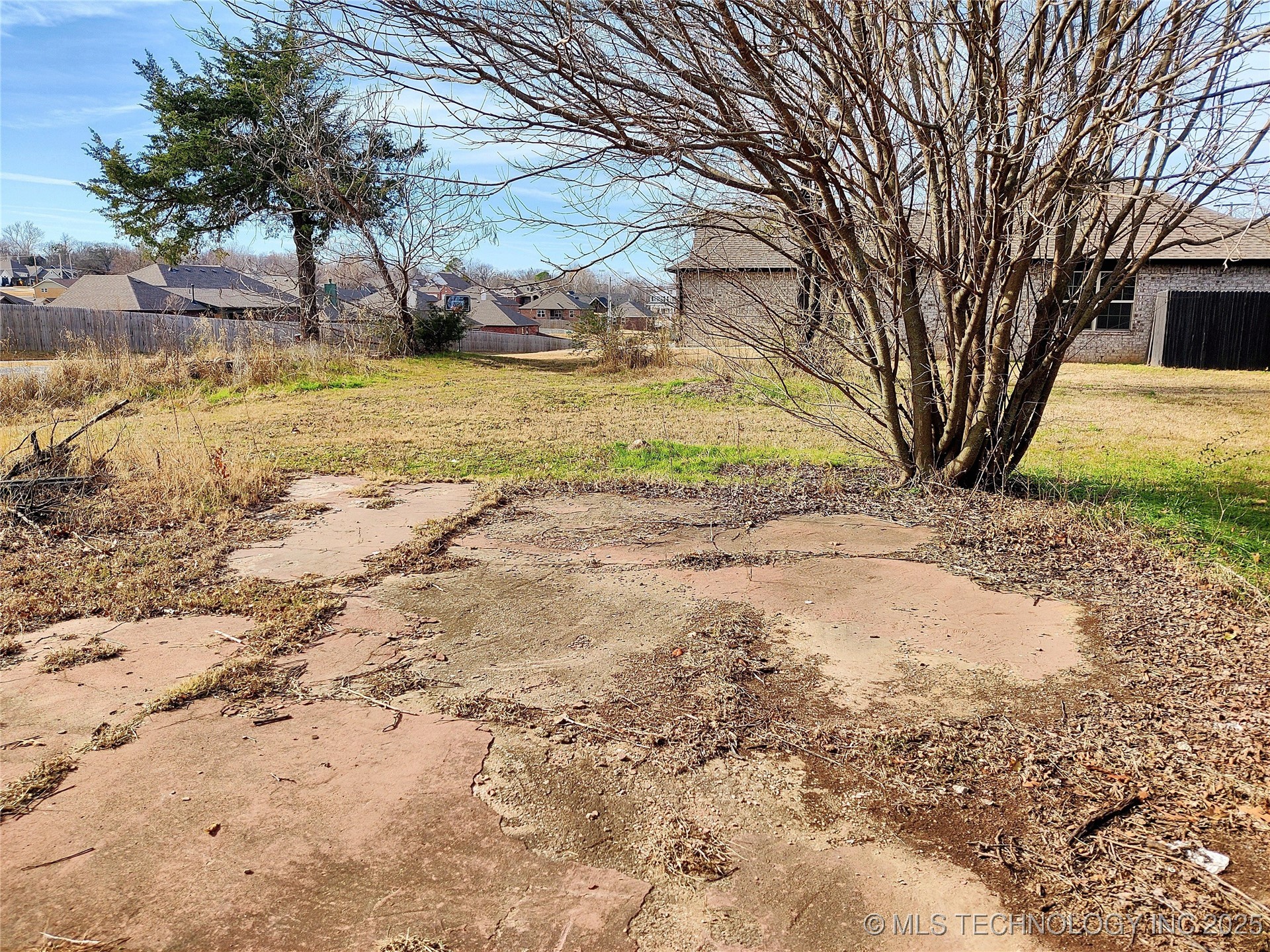 E Dewey Avenue Property Photo 12