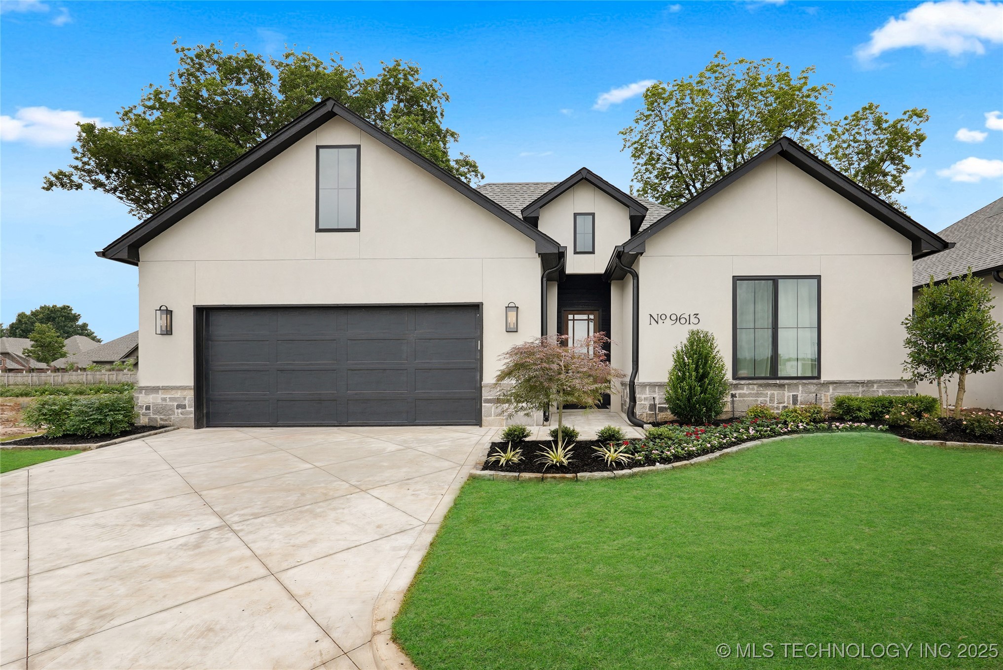 9613 E 119th Court S Property Photo 2