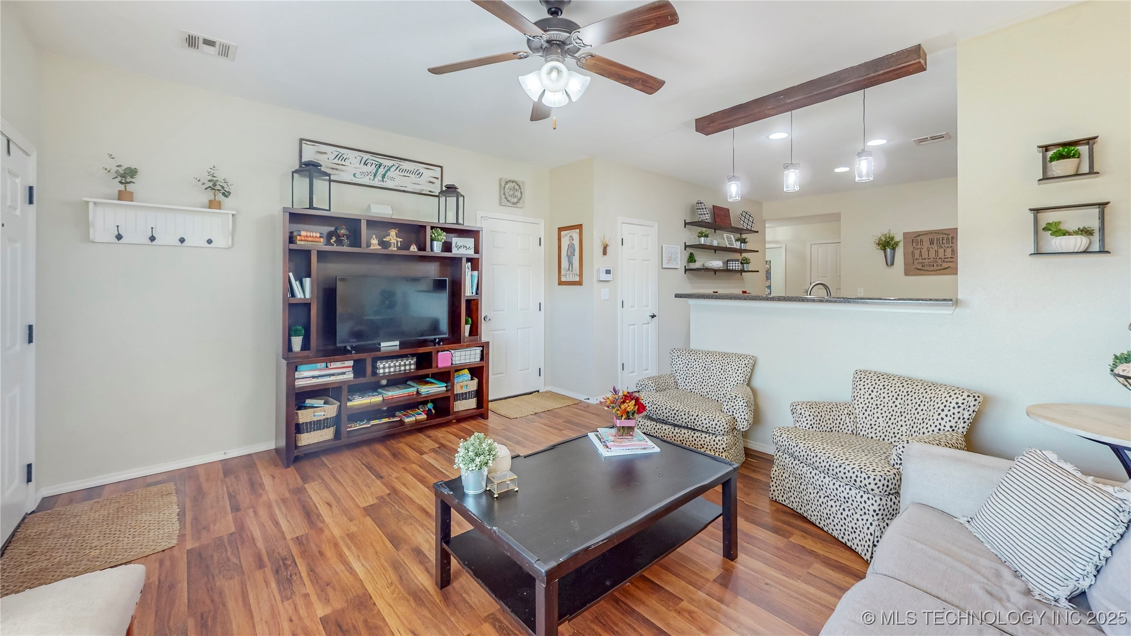 9248 S 254th East Avenue Property Photo 6