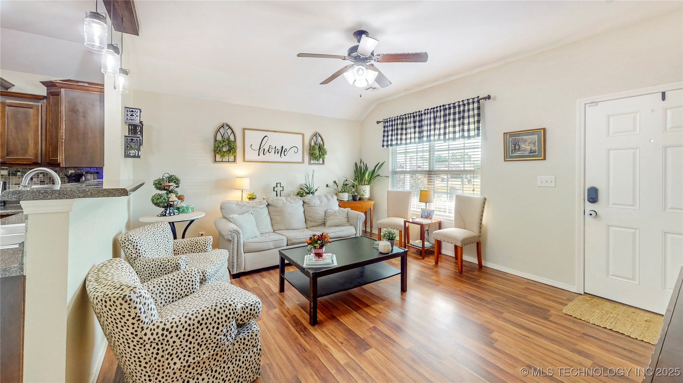 9248 S 254th East Avenue Property Photo 8