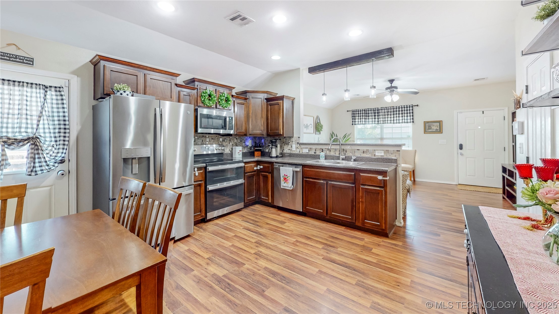 9248 S 254th East Avenue Property Photo 12