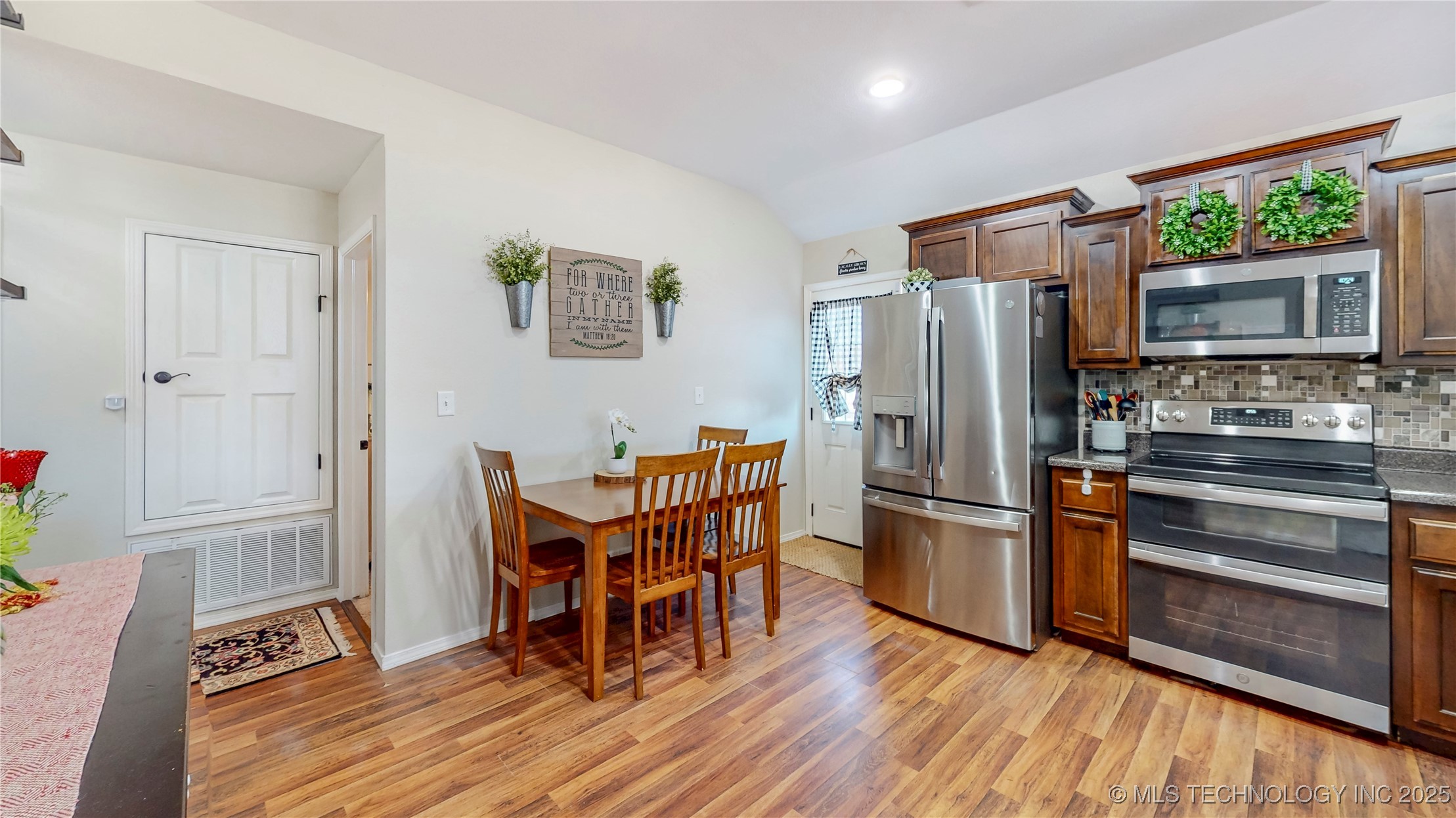 9248 S 254th East Avenue Property Photo 13