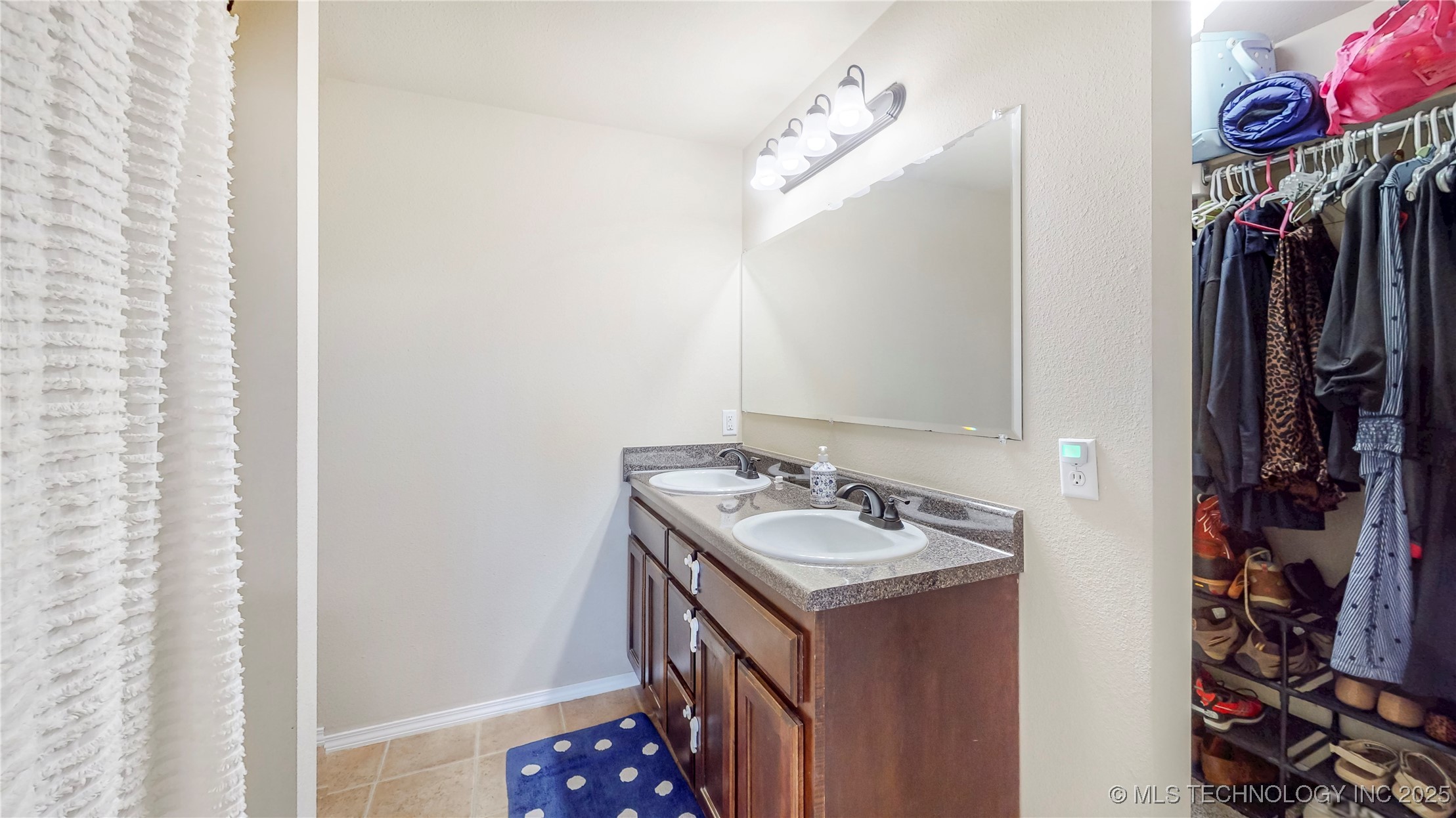 9248 S 254th East Avenue Property Photo 16