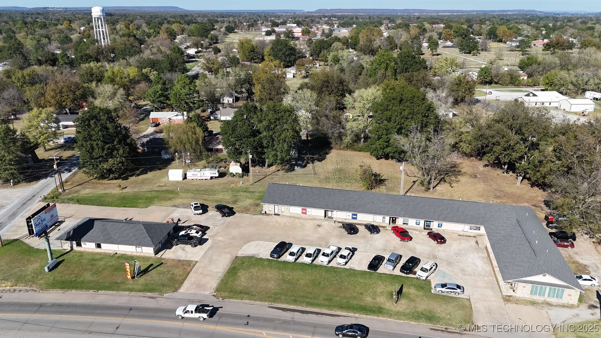 801 W Main Street Property Photo 3