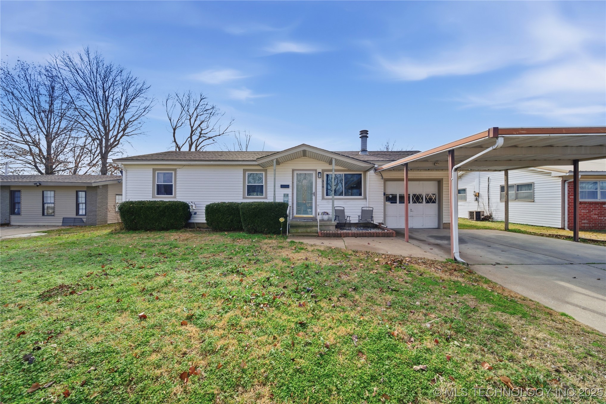 318 E Maple Street Property Photo 2