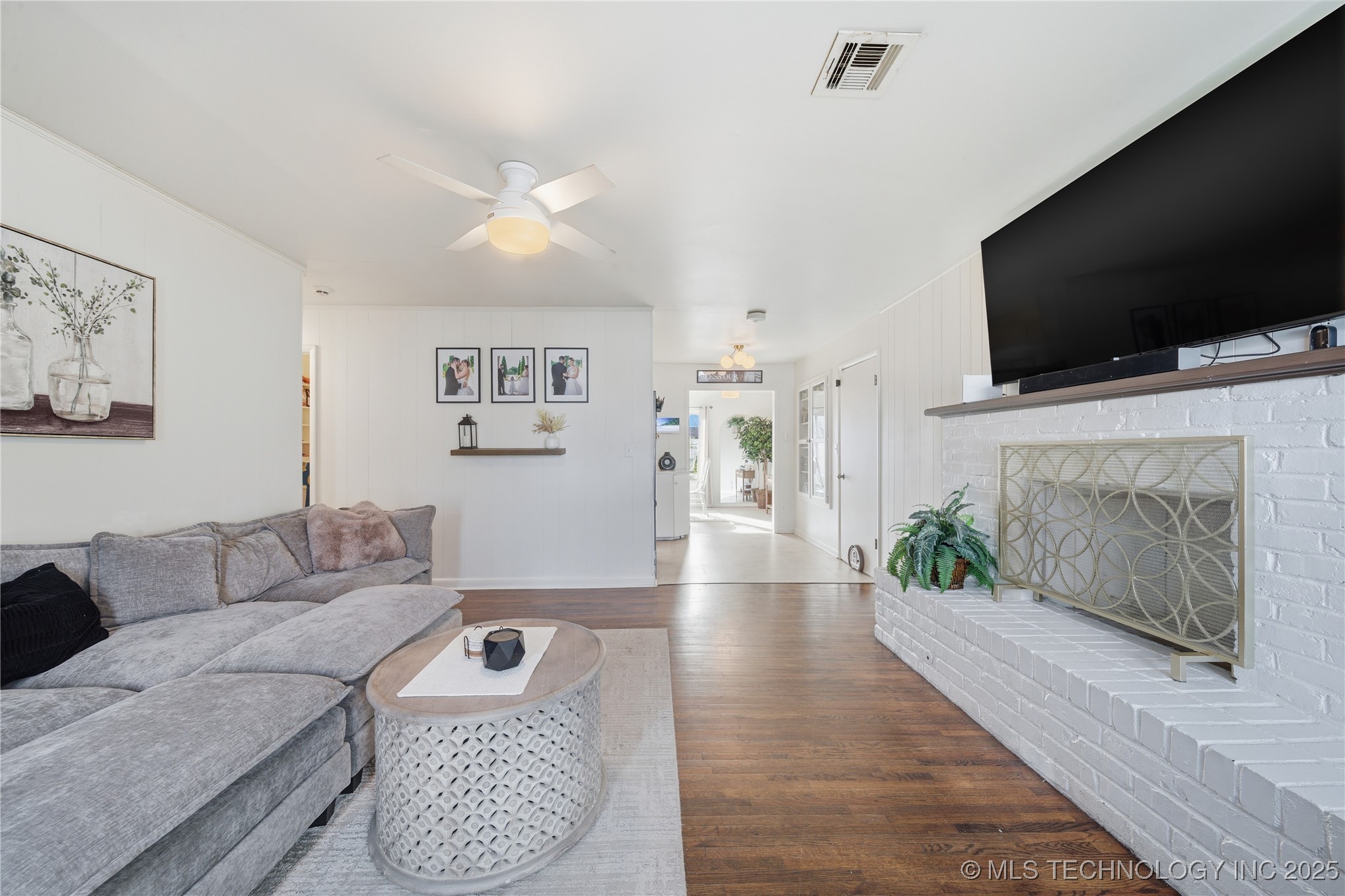 318 E Maple Street Property Photo 5