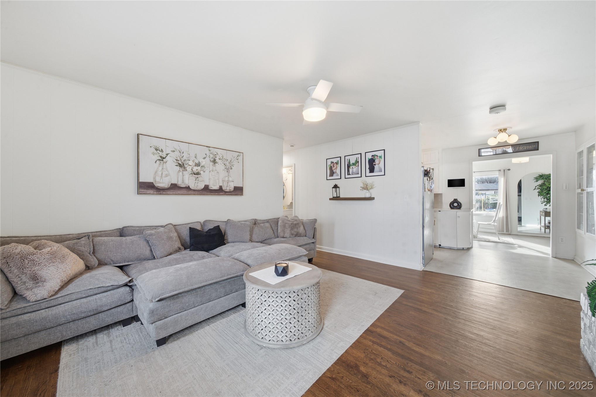 318 E Maple Street Property Photo 6