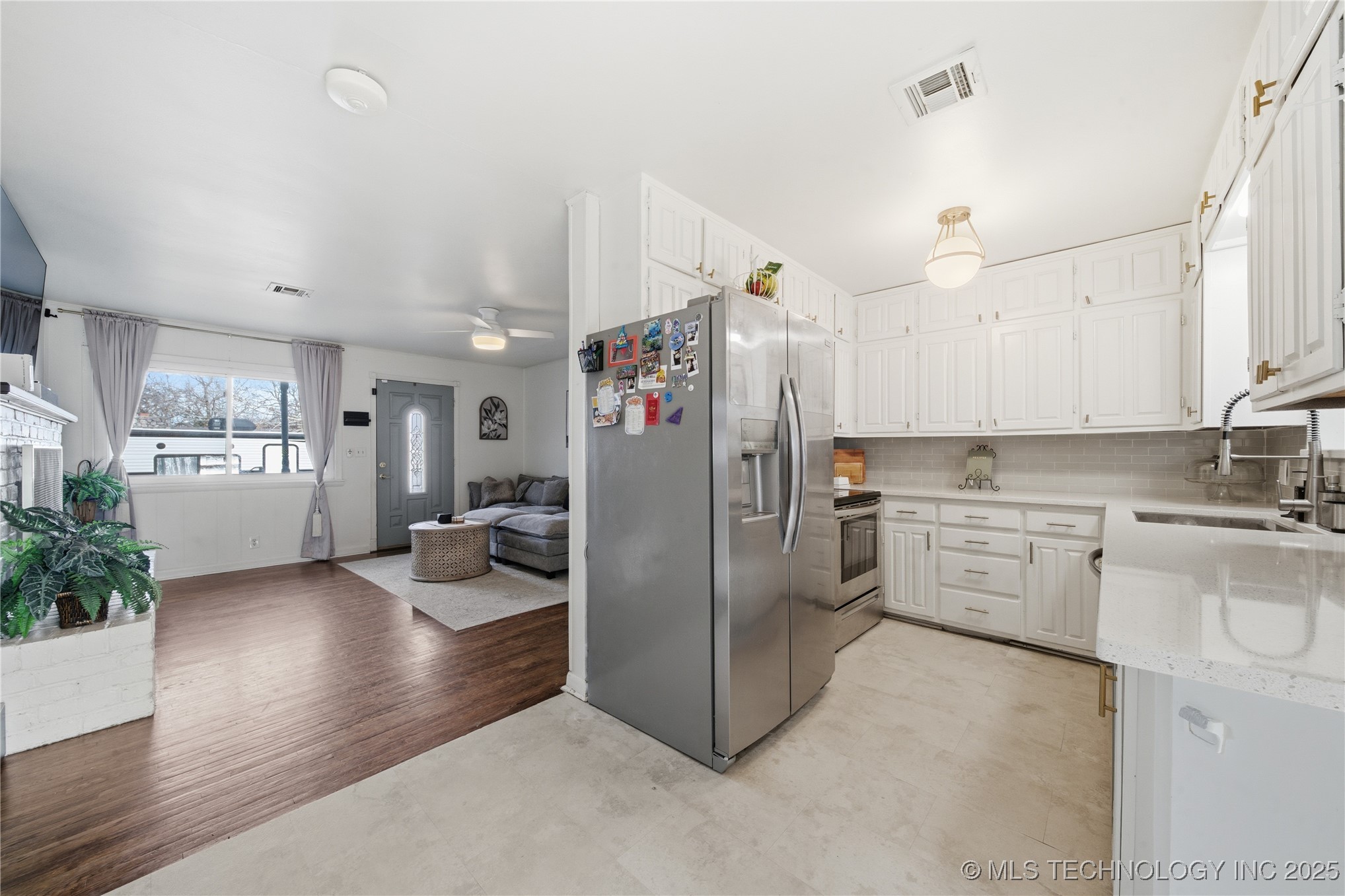 318 E Maple Street Property Photo 10