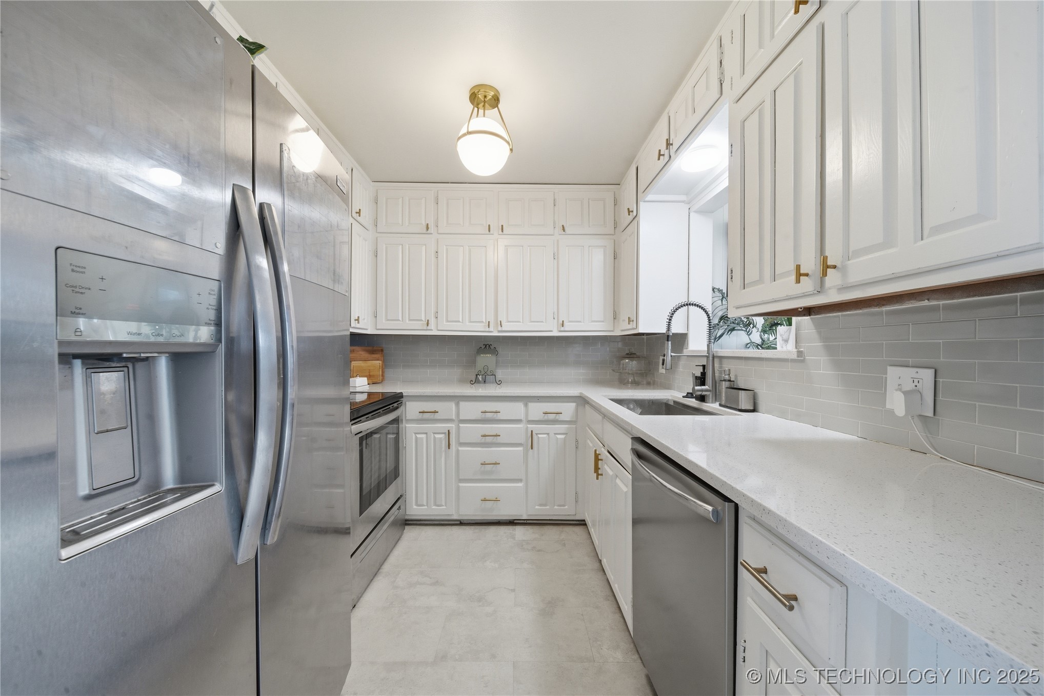 318 E Maple Street Property Photo 11