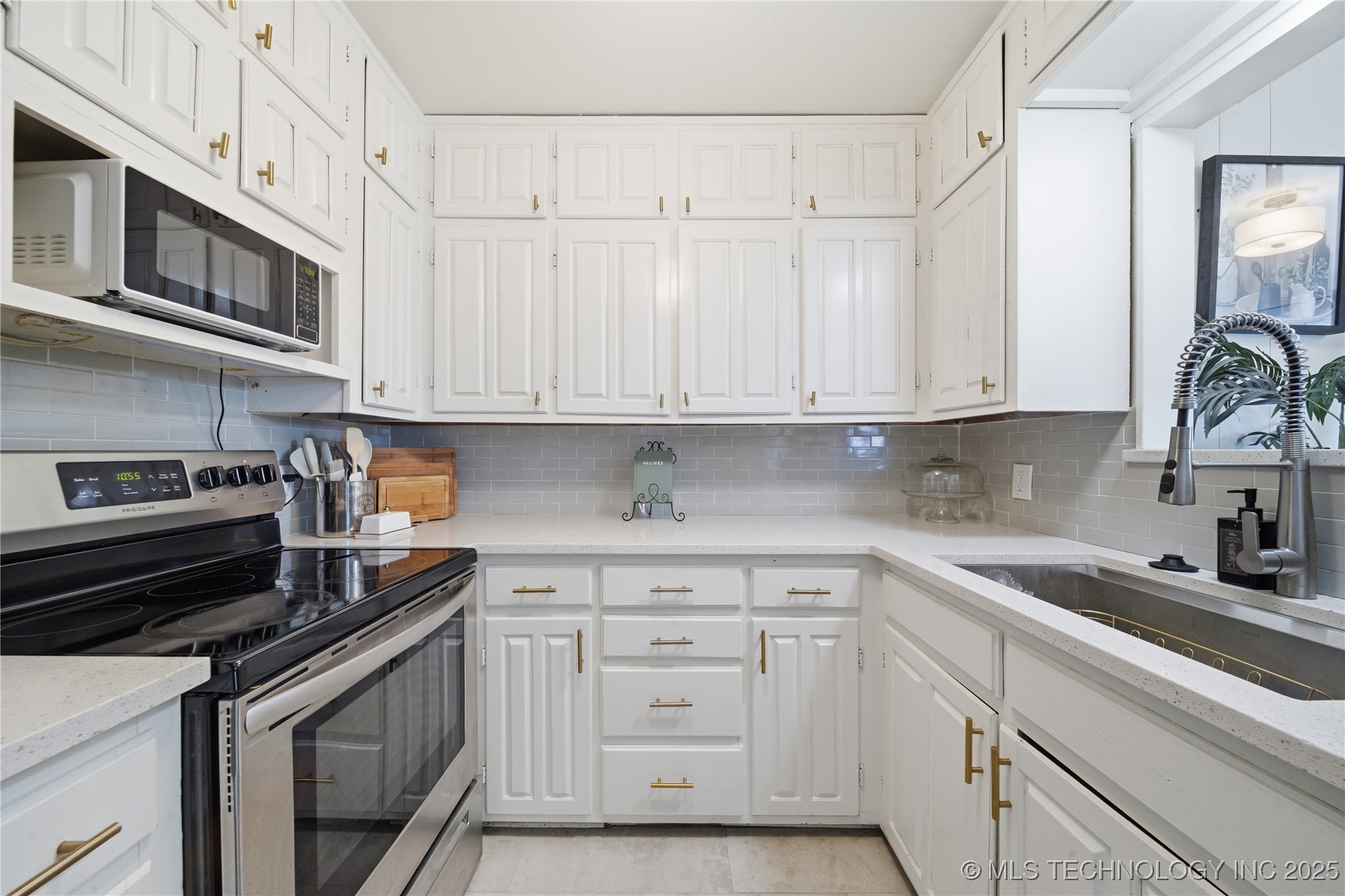 318 E Maple Street Property Photo 12