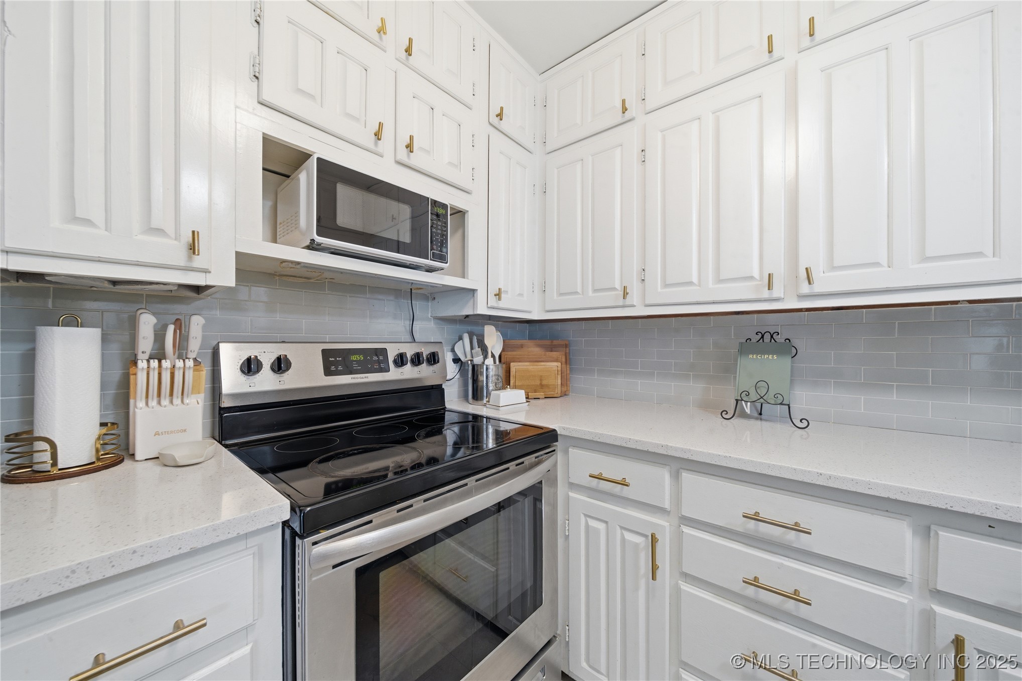 318 E Maple Street Property Photo 13