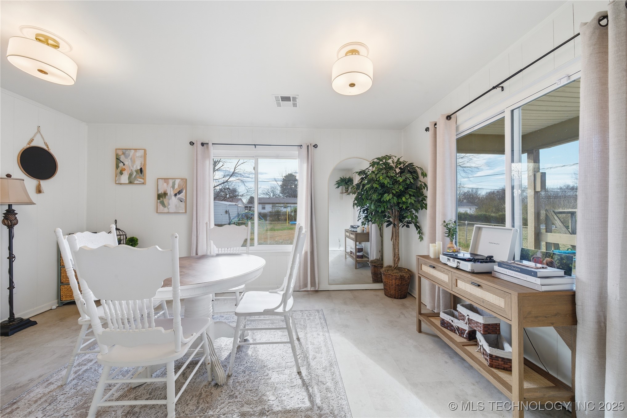 318 E Maple Street Property Photo 15