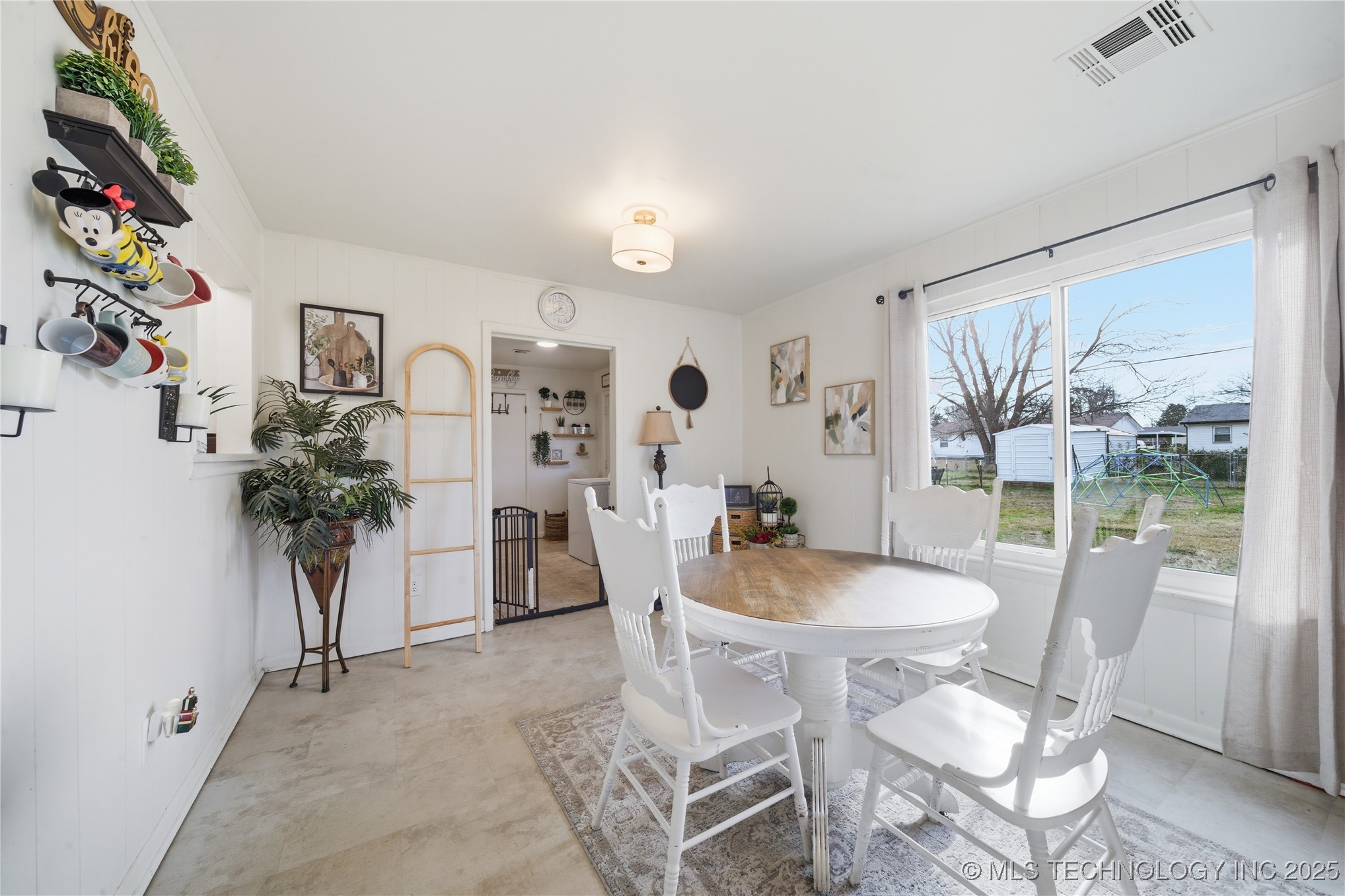 318 E Maple Street Property Photo 16