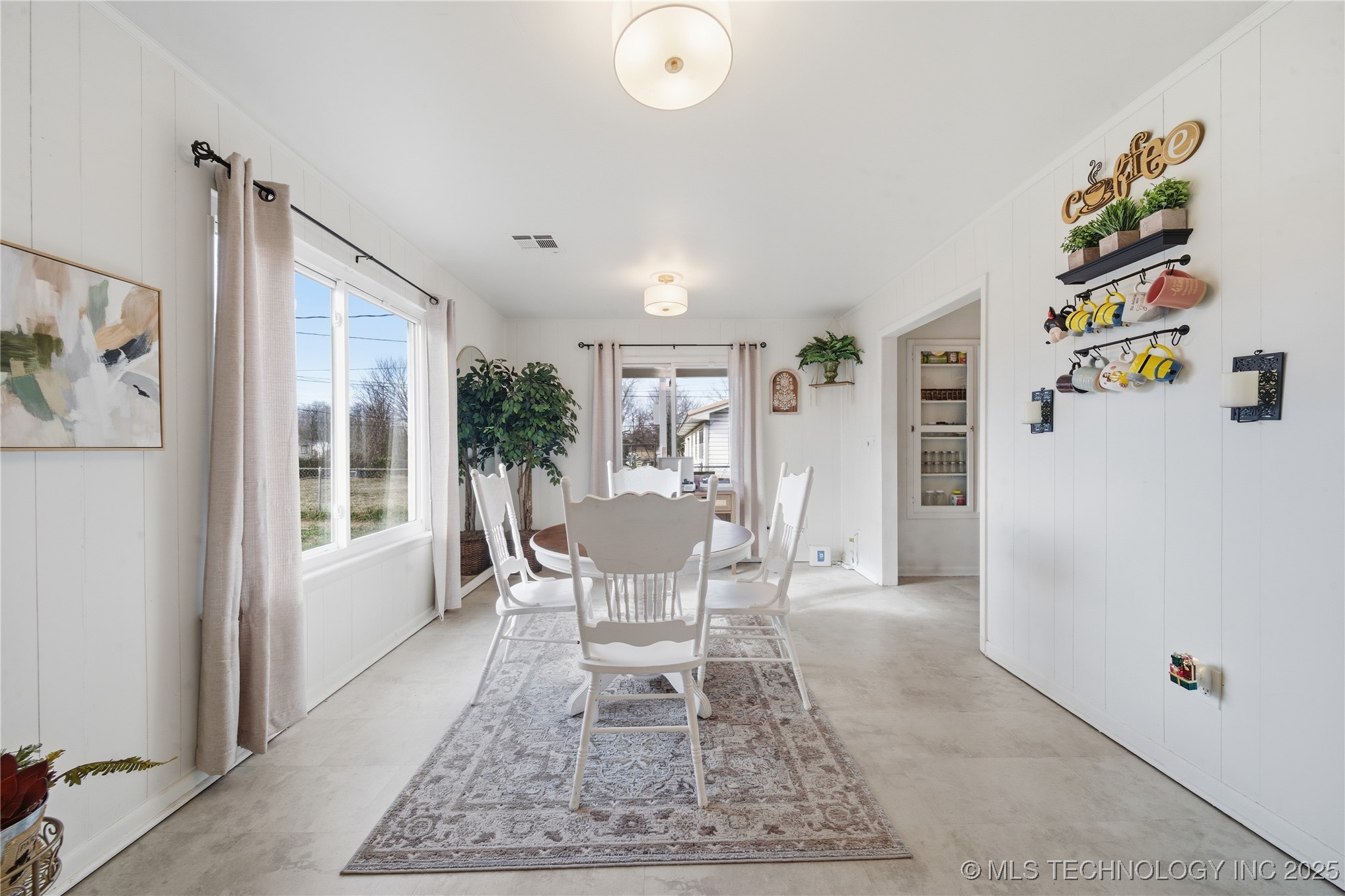 318 E Maple Street Property Photo 17