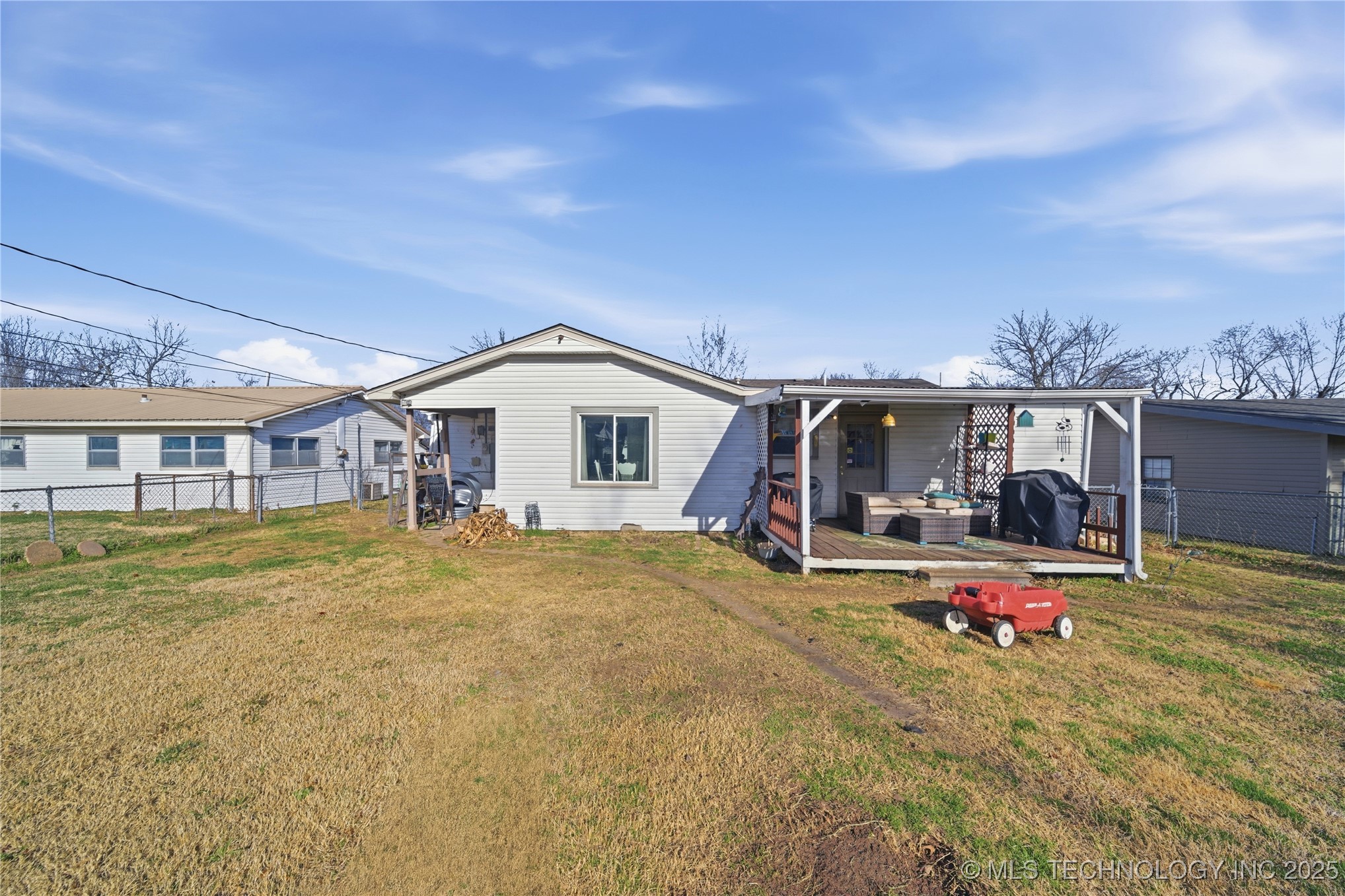 318 E Maple Street Property Photo 29