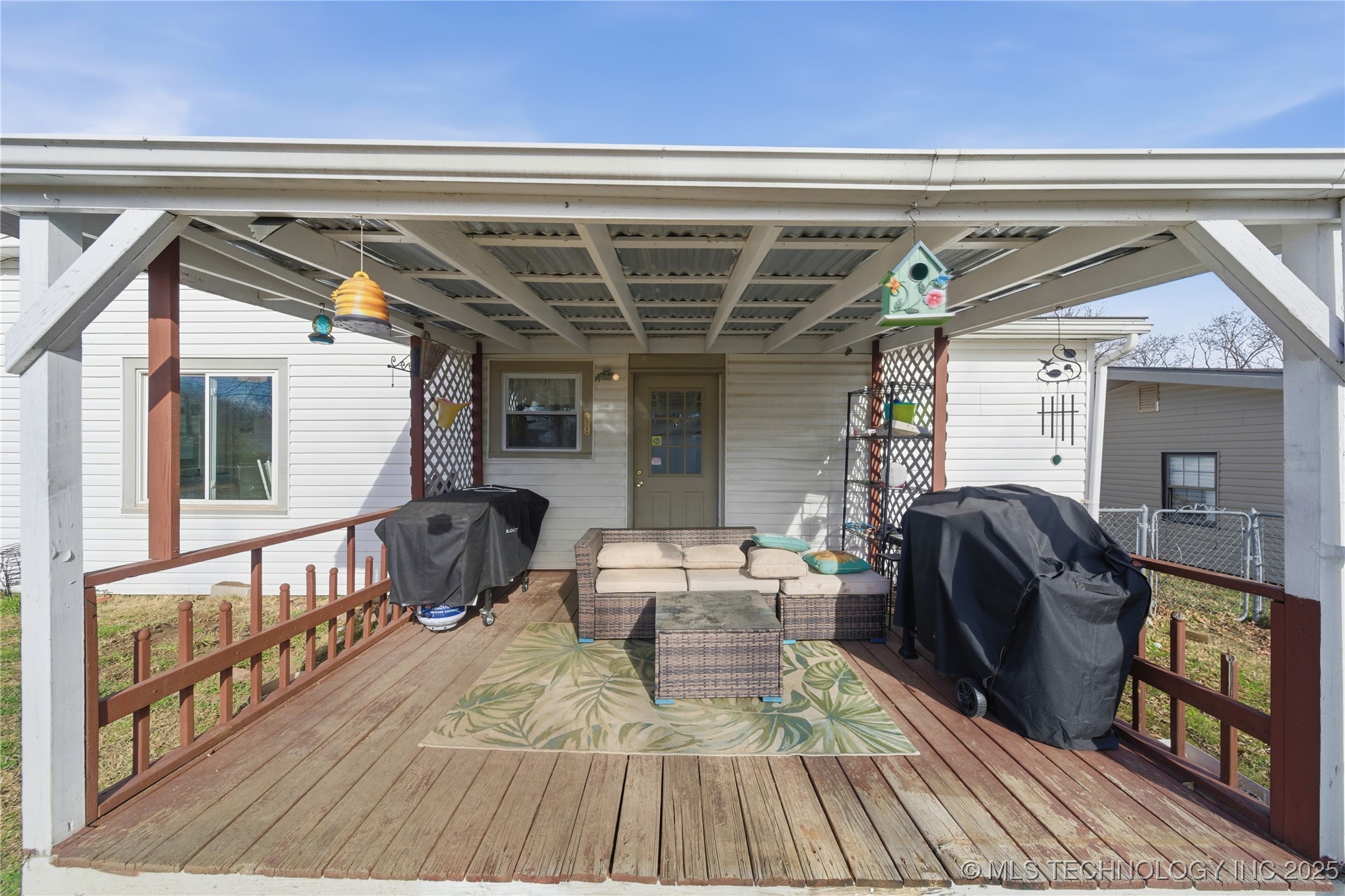 318 E Maple Street Property Photo 31