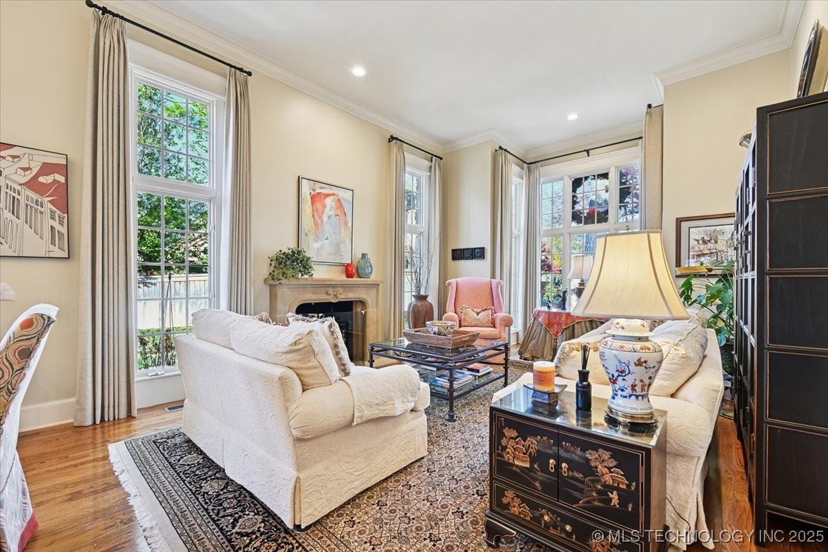 2522 S Columbia Avenue Property Photo 5