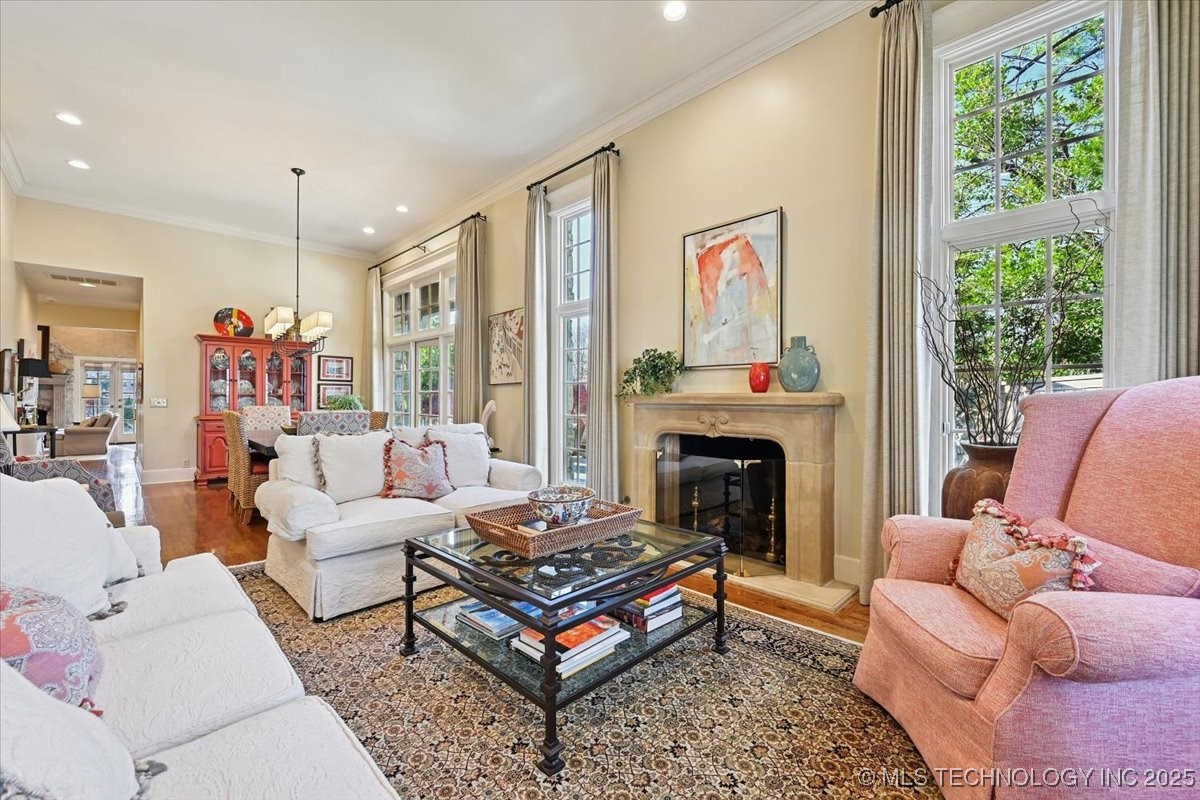 2522 S Columbia Avenue Property Photo 7