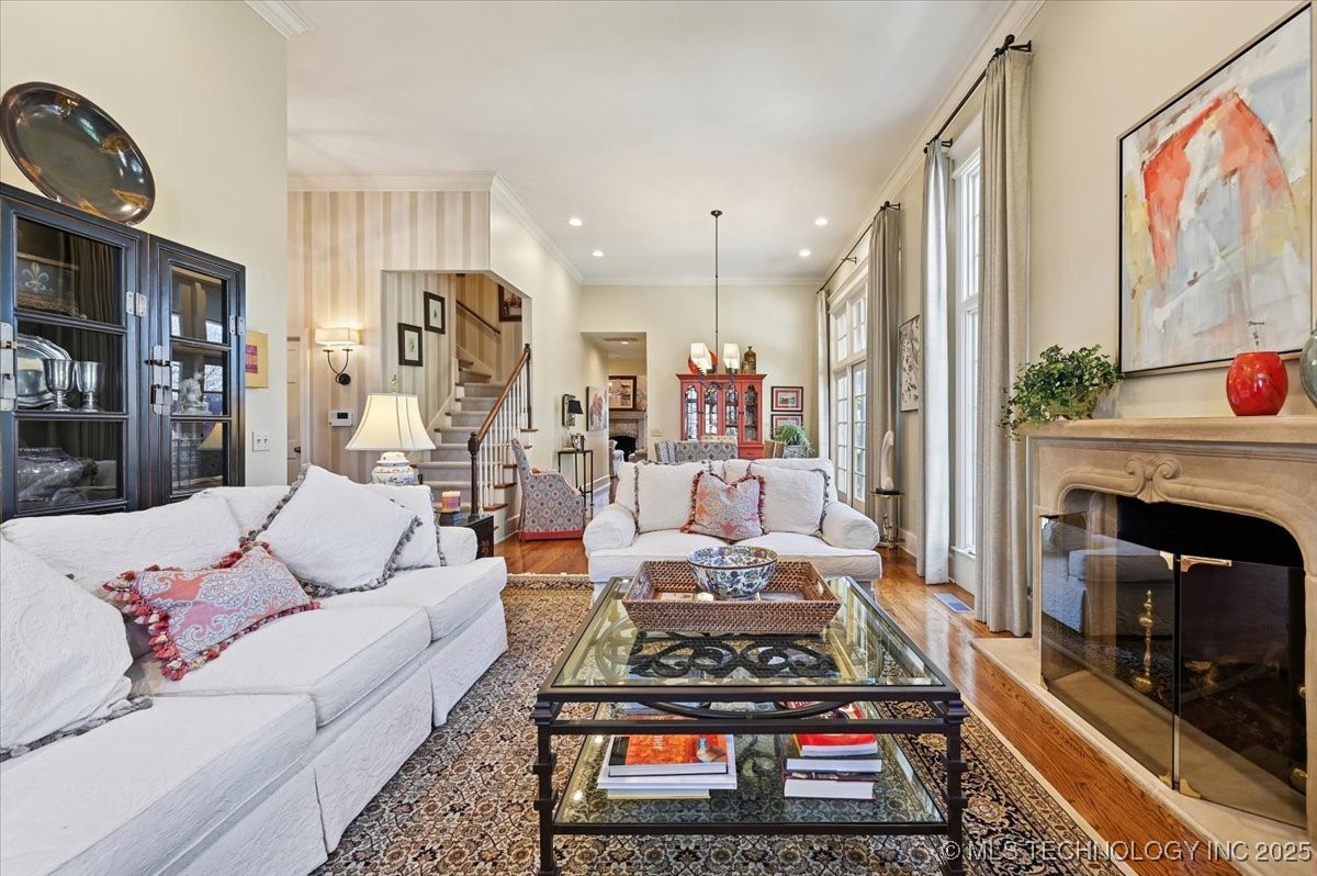 2522 S Columbia Avenue Property Photo 8