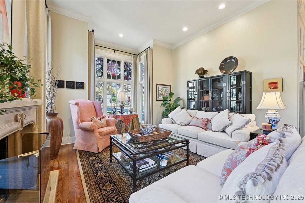 2522 S Columbia Avenue Property Photo 9