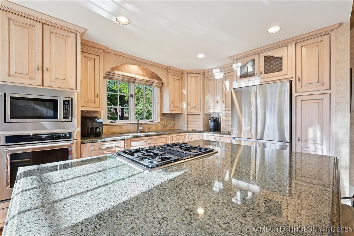 2522 S Columbia Avenue Property Photo 24