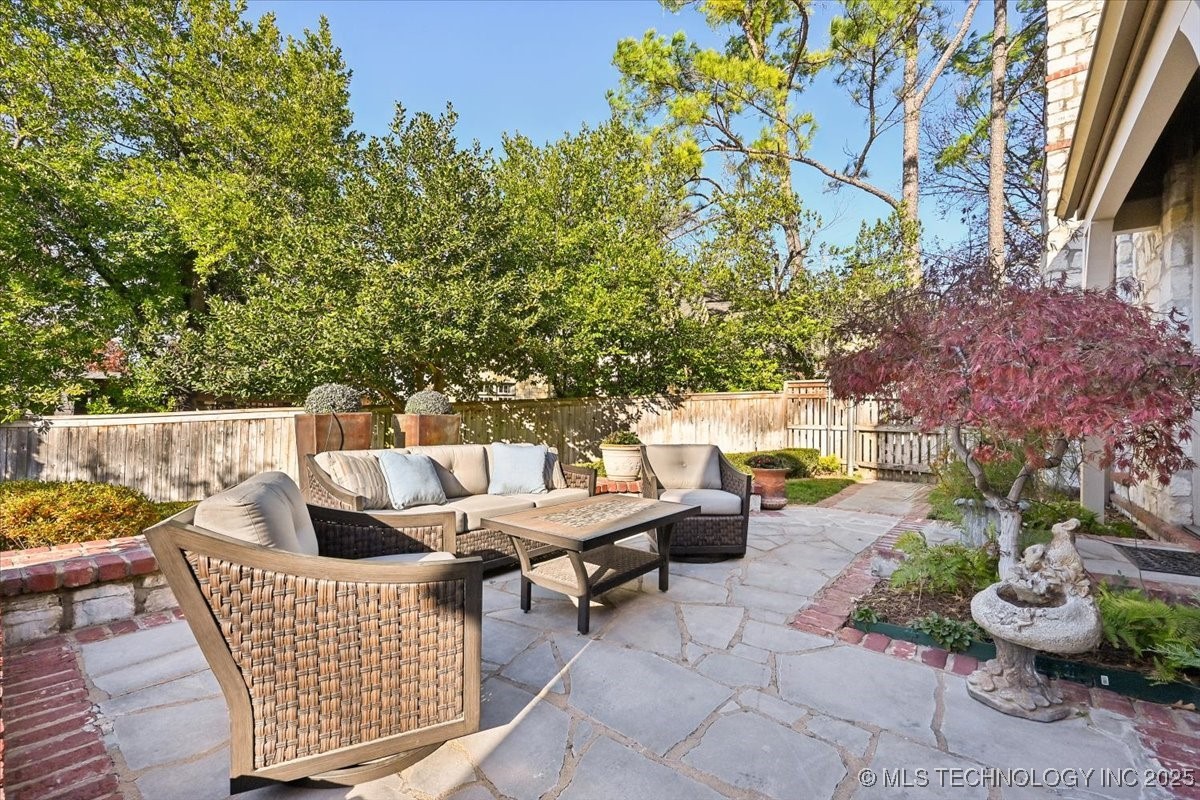 2522 S Columbia Avenue Property Photo 54