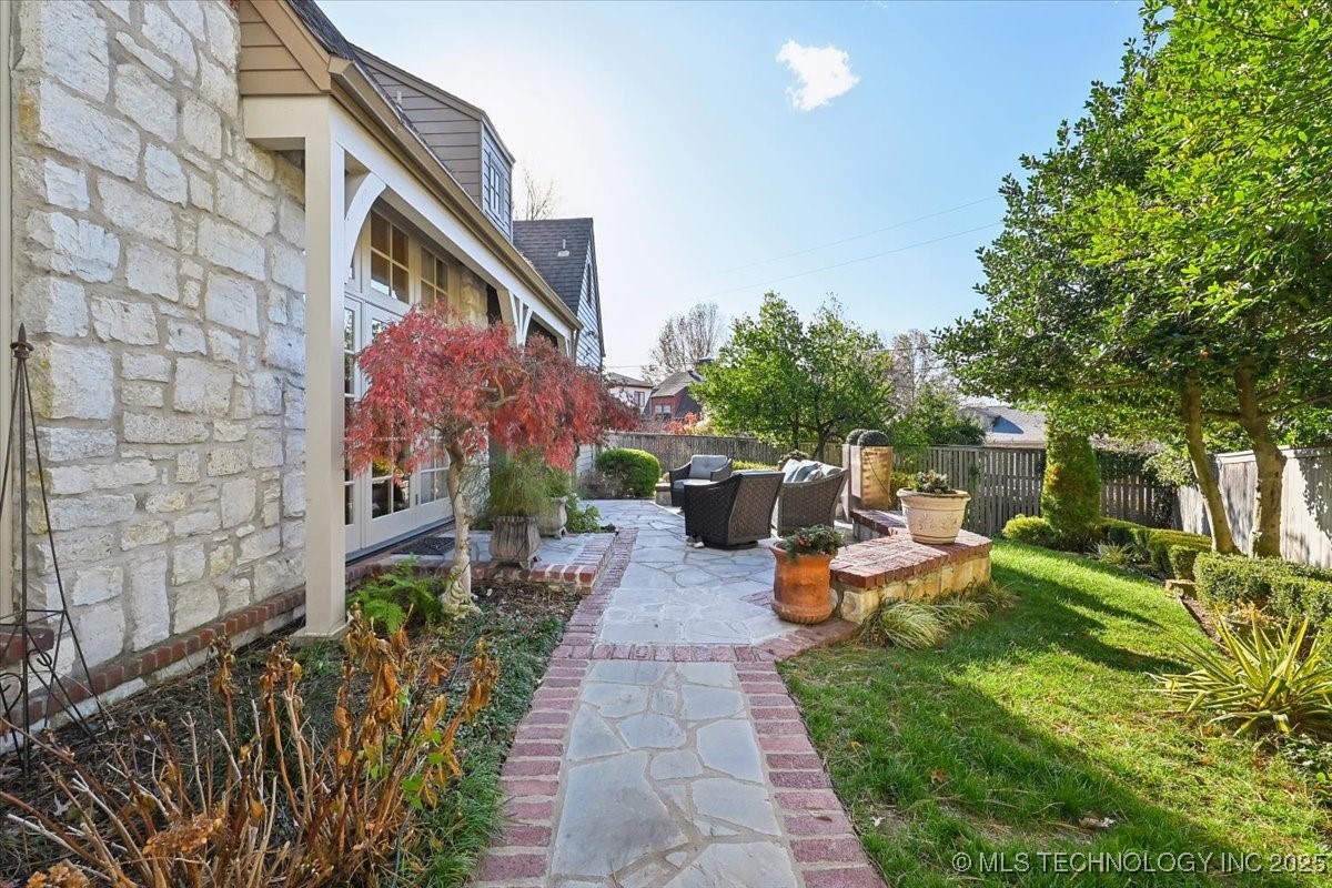 2522 S Columbia Avenue Property Photo 56