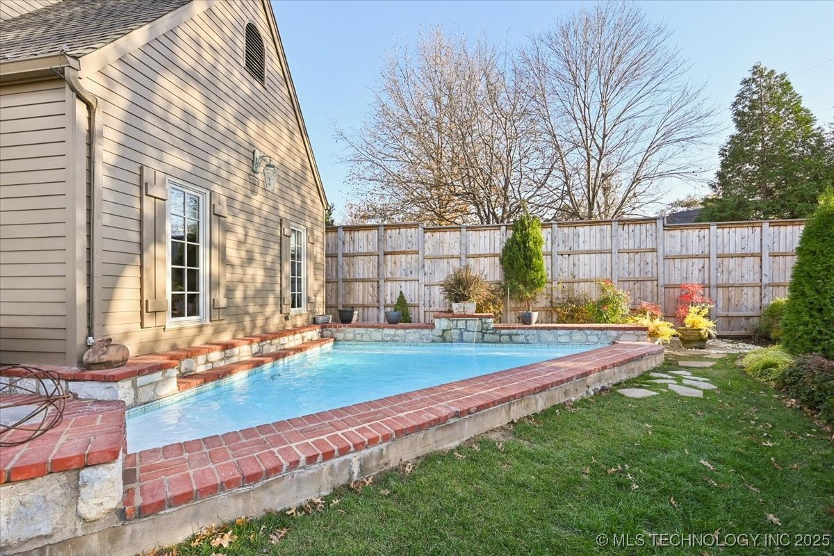 2522 S Columbia Avenue Property Photo 64