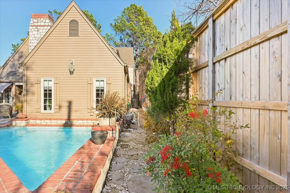 2522 S Columbia Avenue Property Photo 66